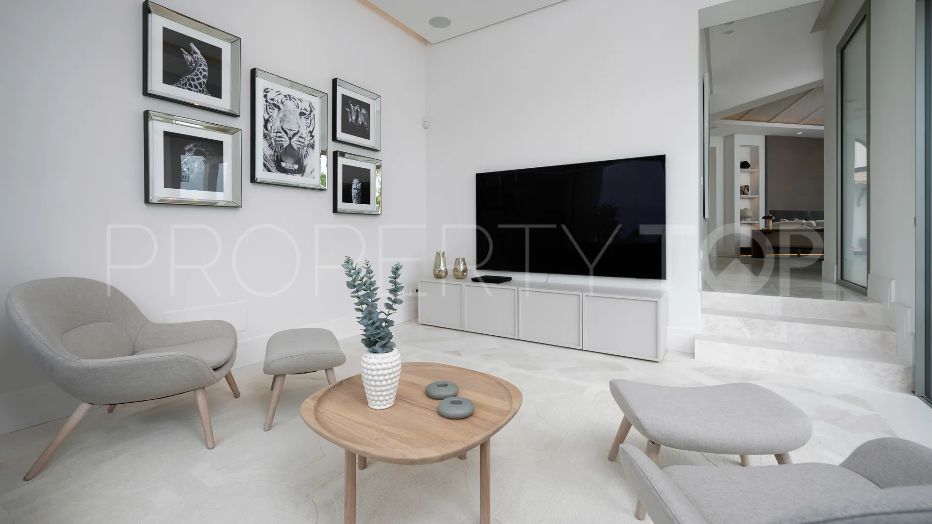Monte Halcones 7 bedrooms villa for sale