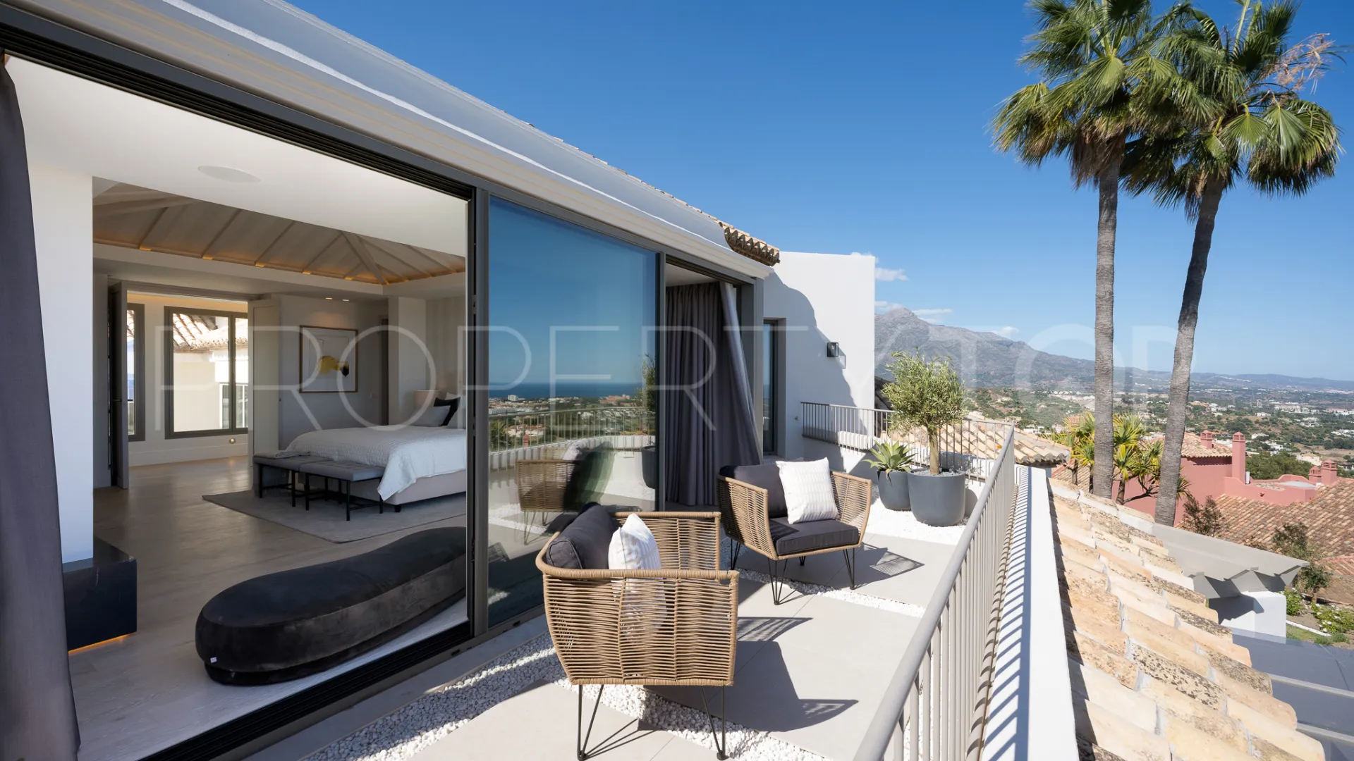 Monte Halcones 7 bedrooms villa for sale
