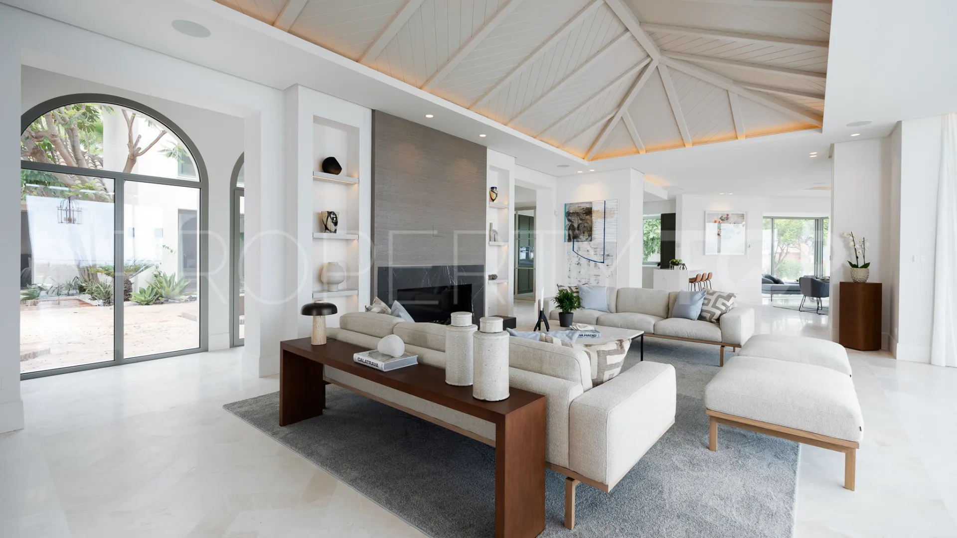 Monte Halcones 7 bedrooms villa for sale