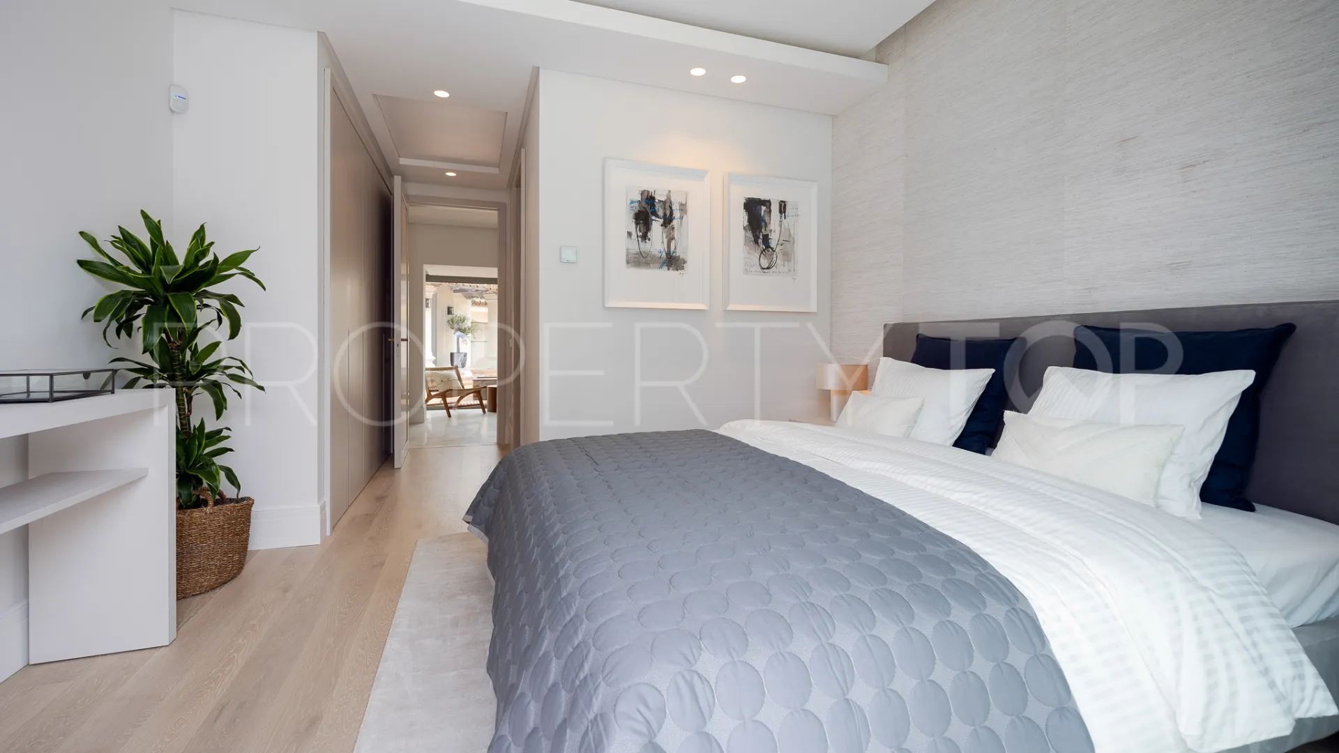 Monte Halcones 7 bedrooms villa for sale