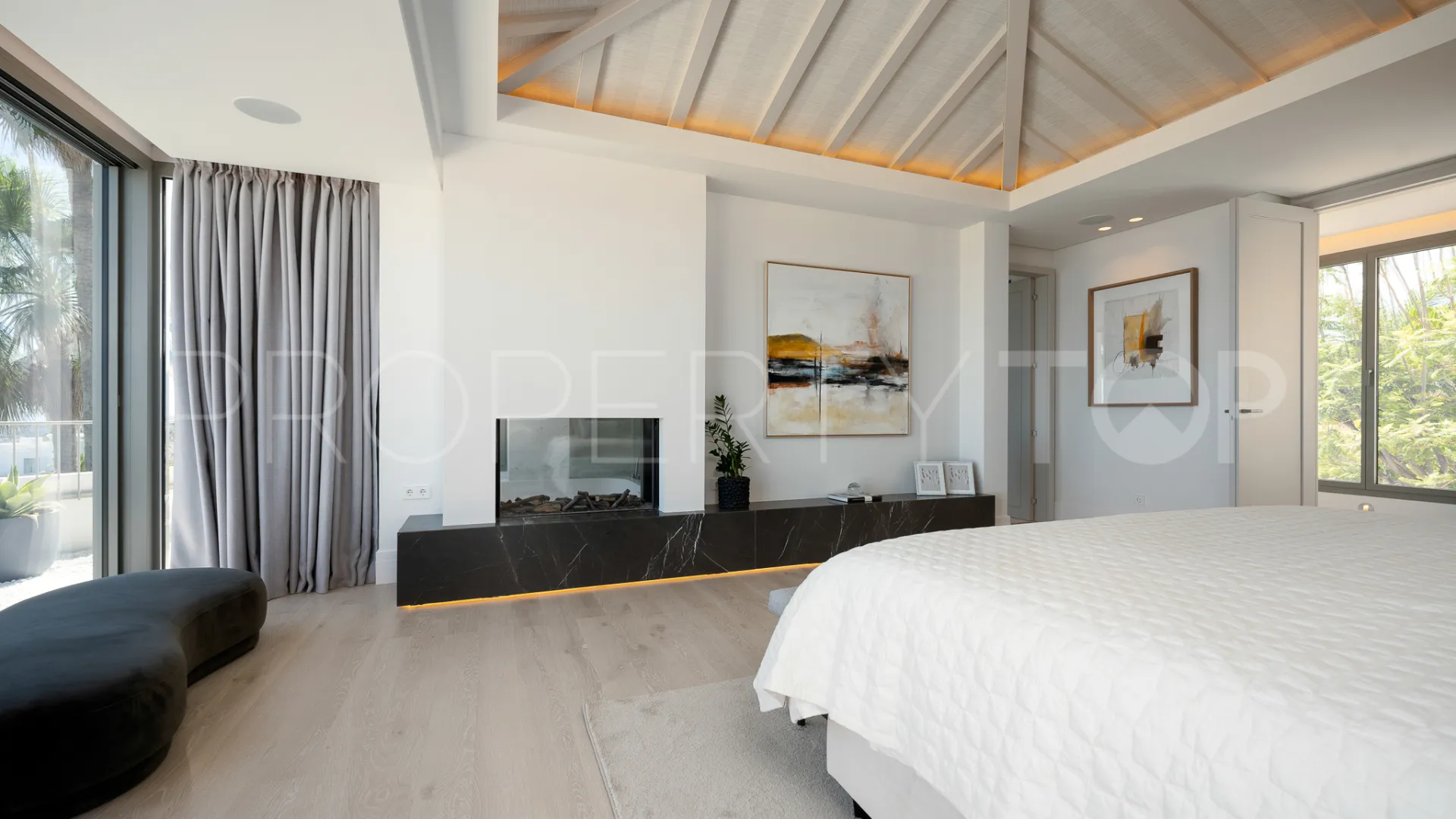 Monte Halcones 7 bedrooms villa for sale