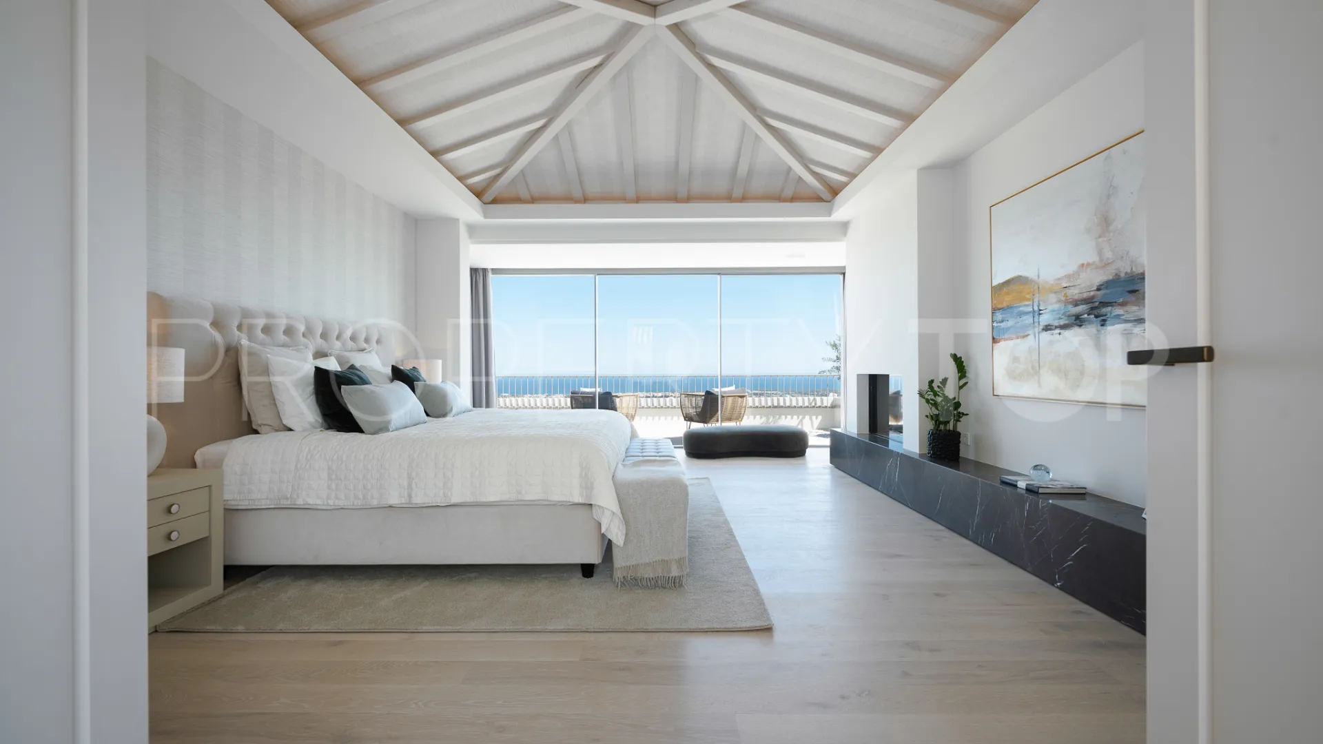 Monte Halcones 7 bedrooms villa for sale