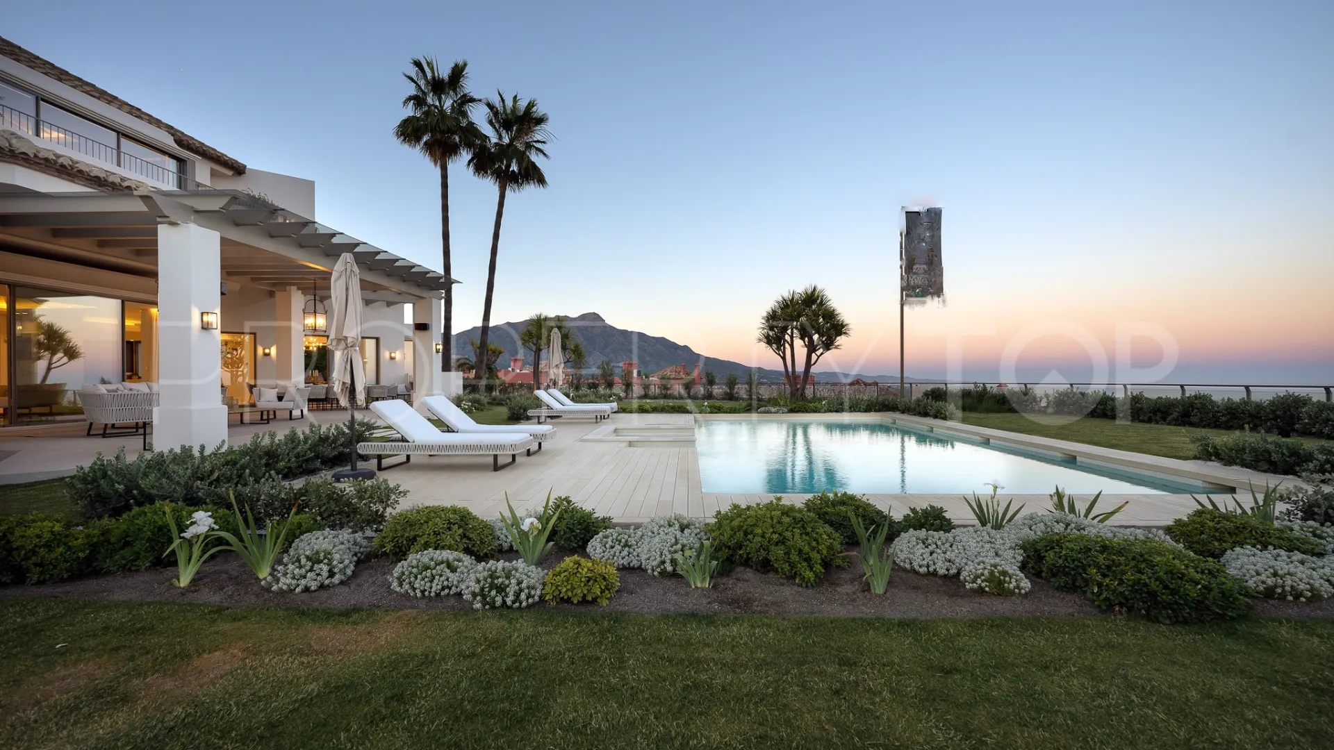 Monte Halcones 7 bedrooms villa for sale