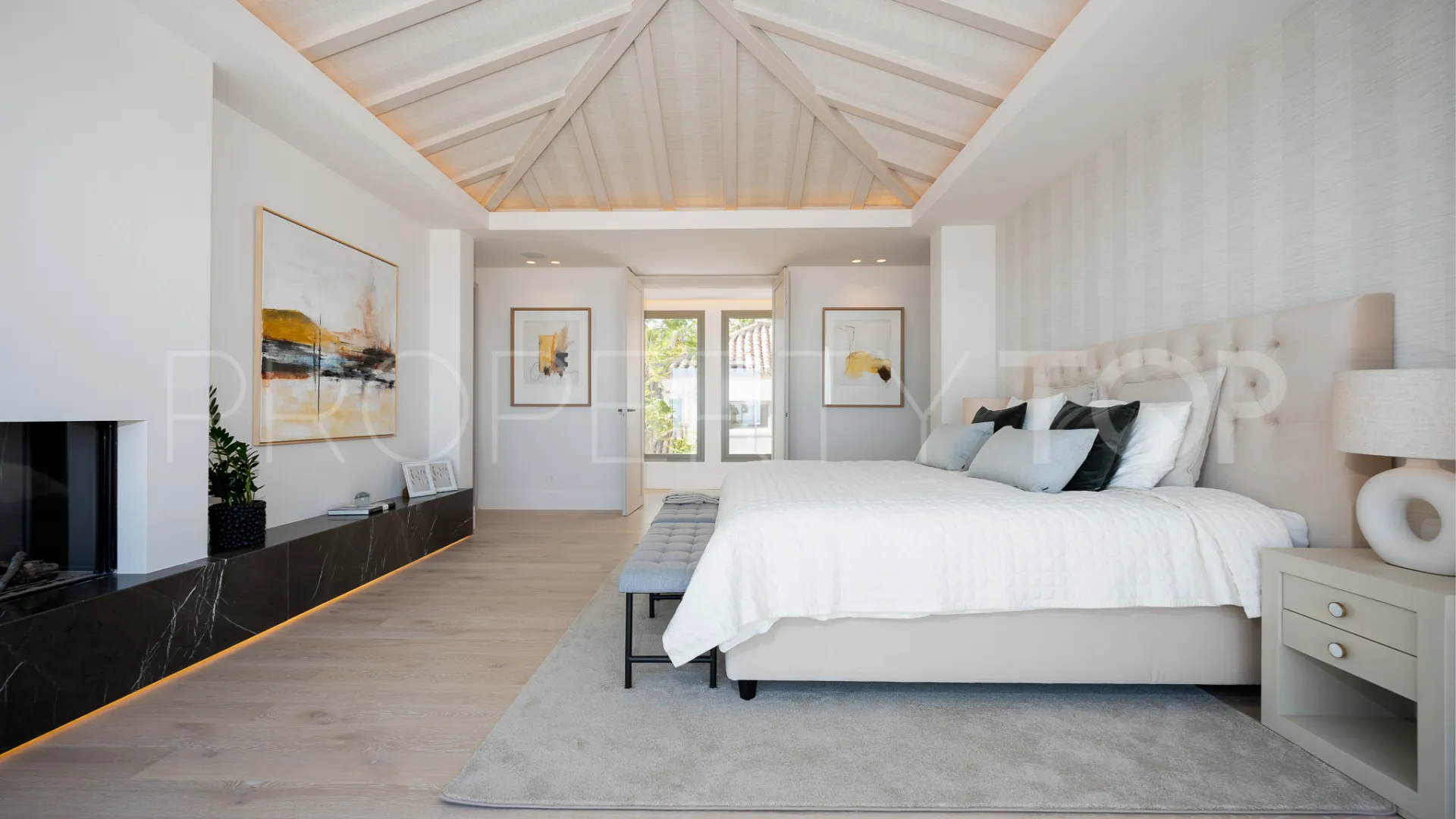 Monte Halcones 7 bedrooms villa for sale