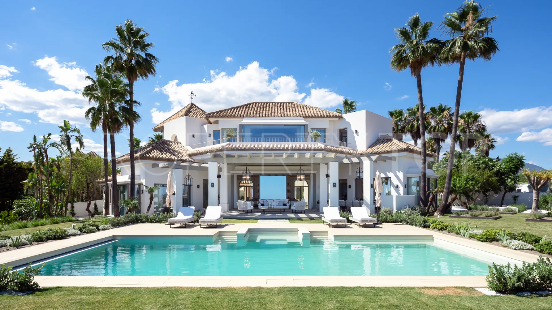 Monte Halcones 7 bedrooms villa for sale