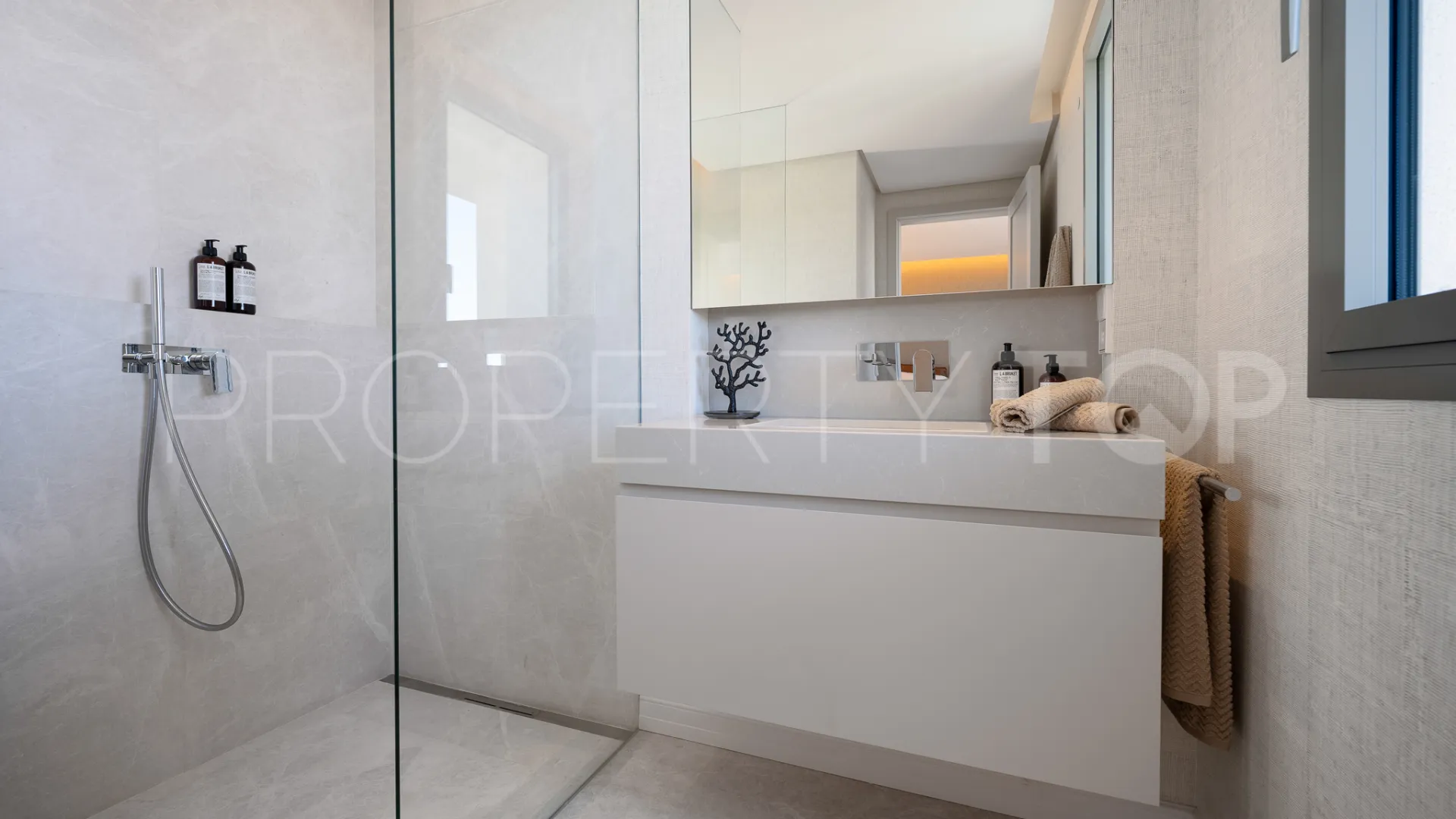 Monte Halcones 7 bedrooms villa for sale