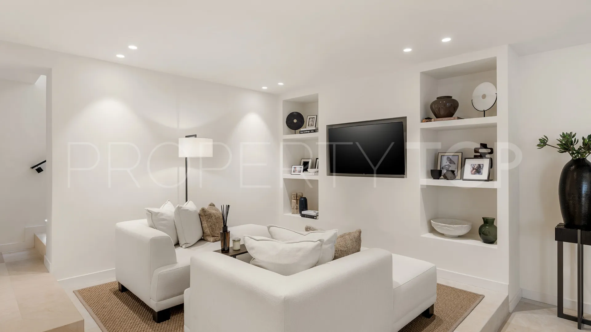 For sale villa with 4 bedrooms in Las Brisas