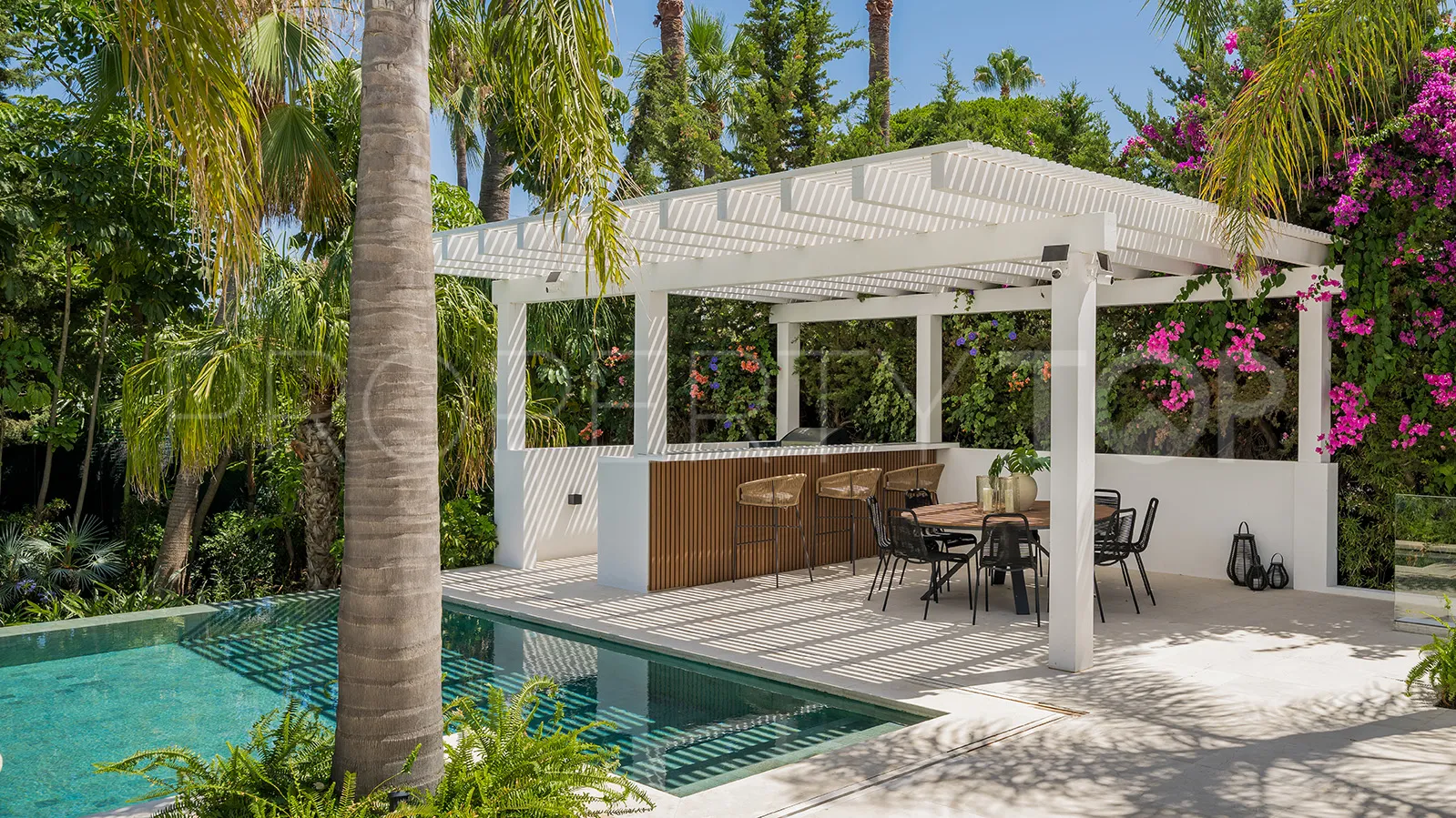 For sale villa with 4 bedrooms in Las Brisas