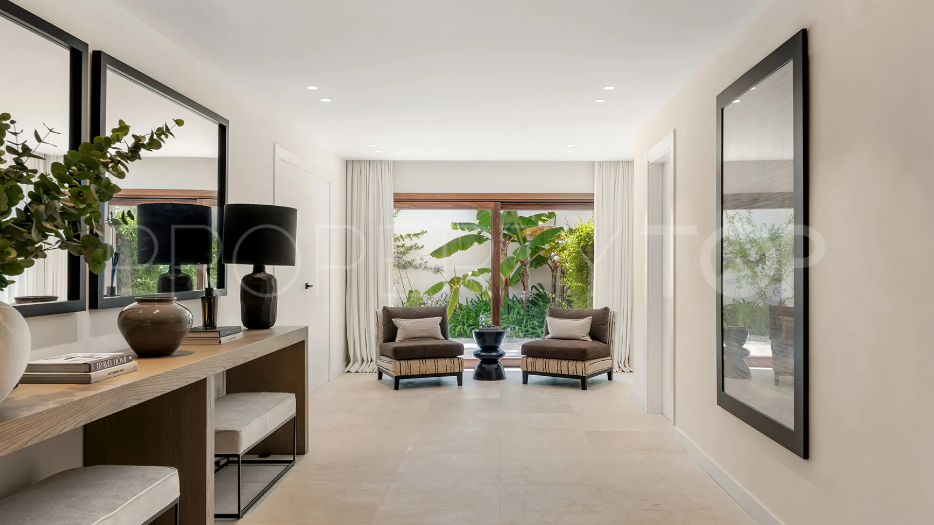 For sale villa with 4 bedrooms in Las Brisas