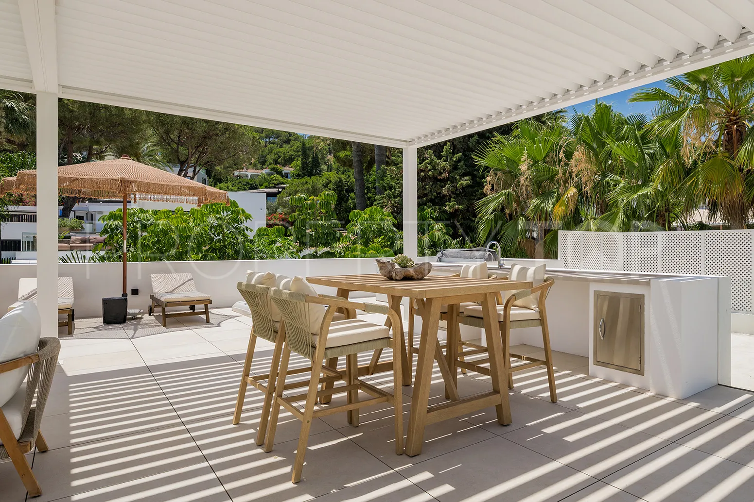 For sale villa with 4 bedrooms in Las Brisas