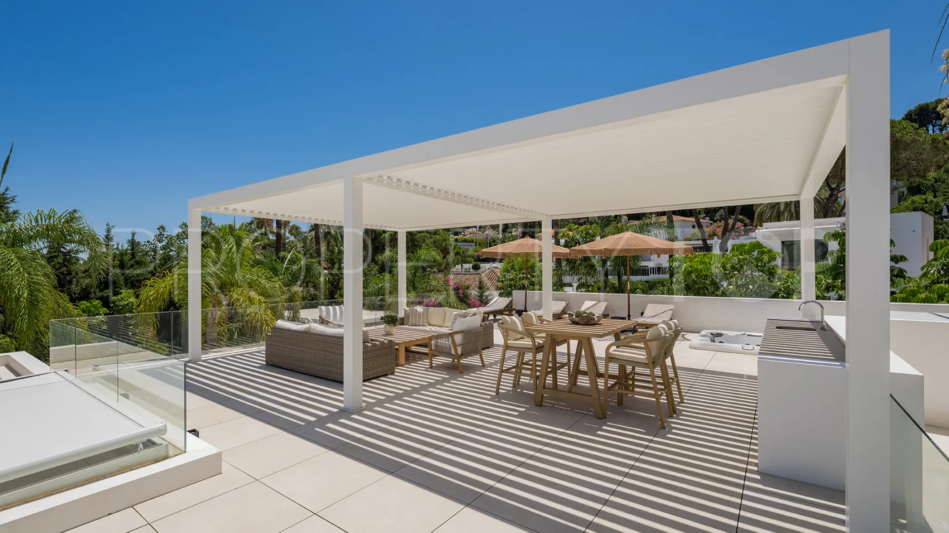 For sale villa with 4 bedrooms in Las Brisas