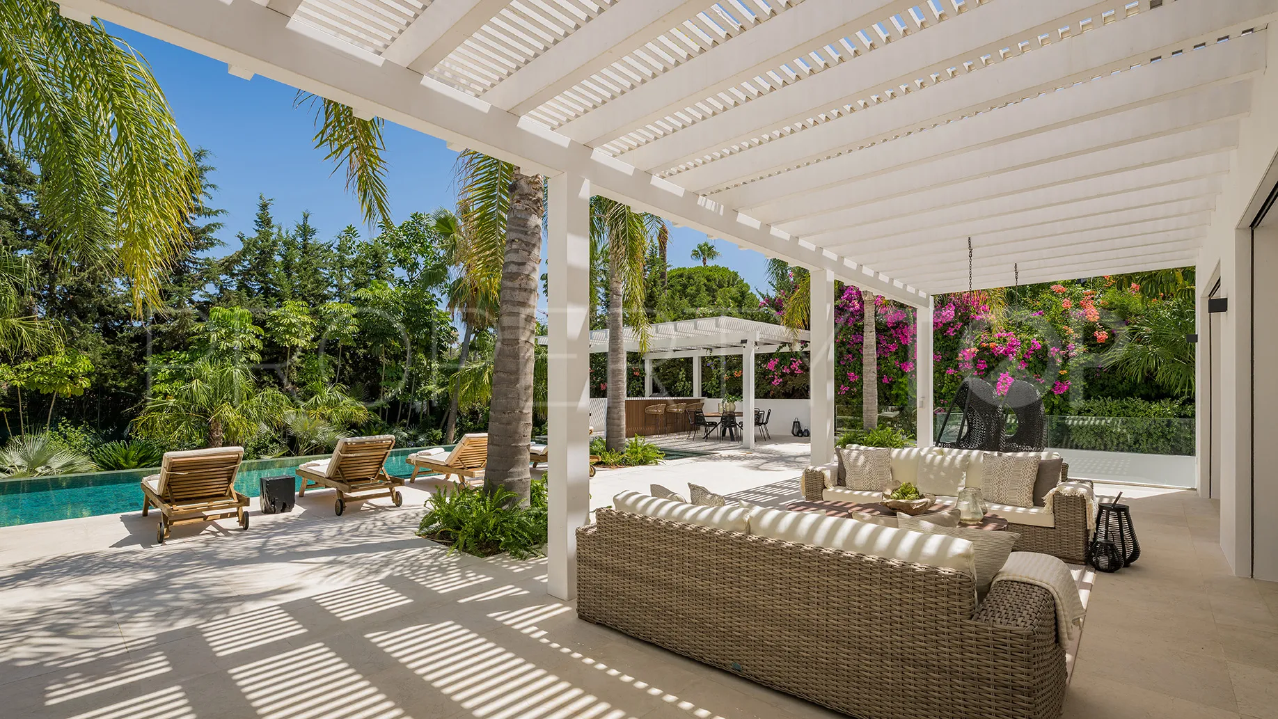 For sale villa with 4 bedrooms in Las Brisas