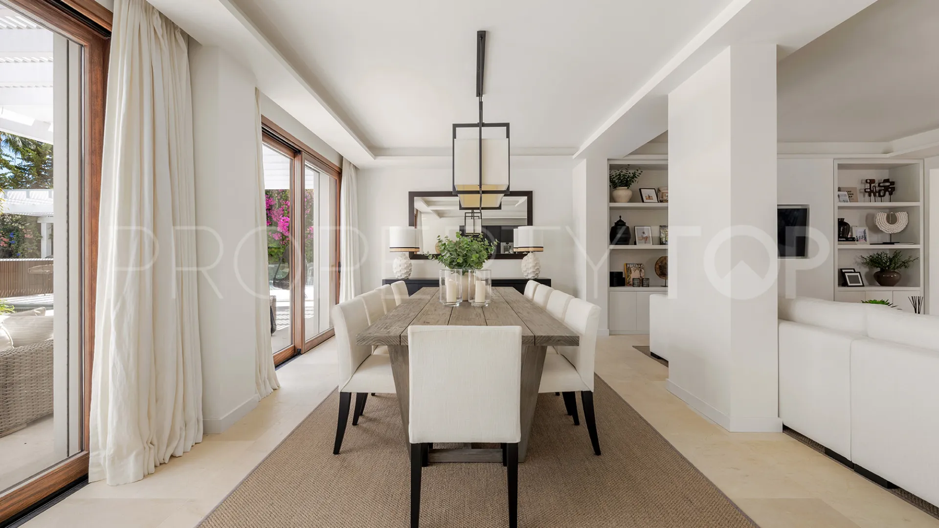 For sale villa with 4 bedrooms in Las Brisas