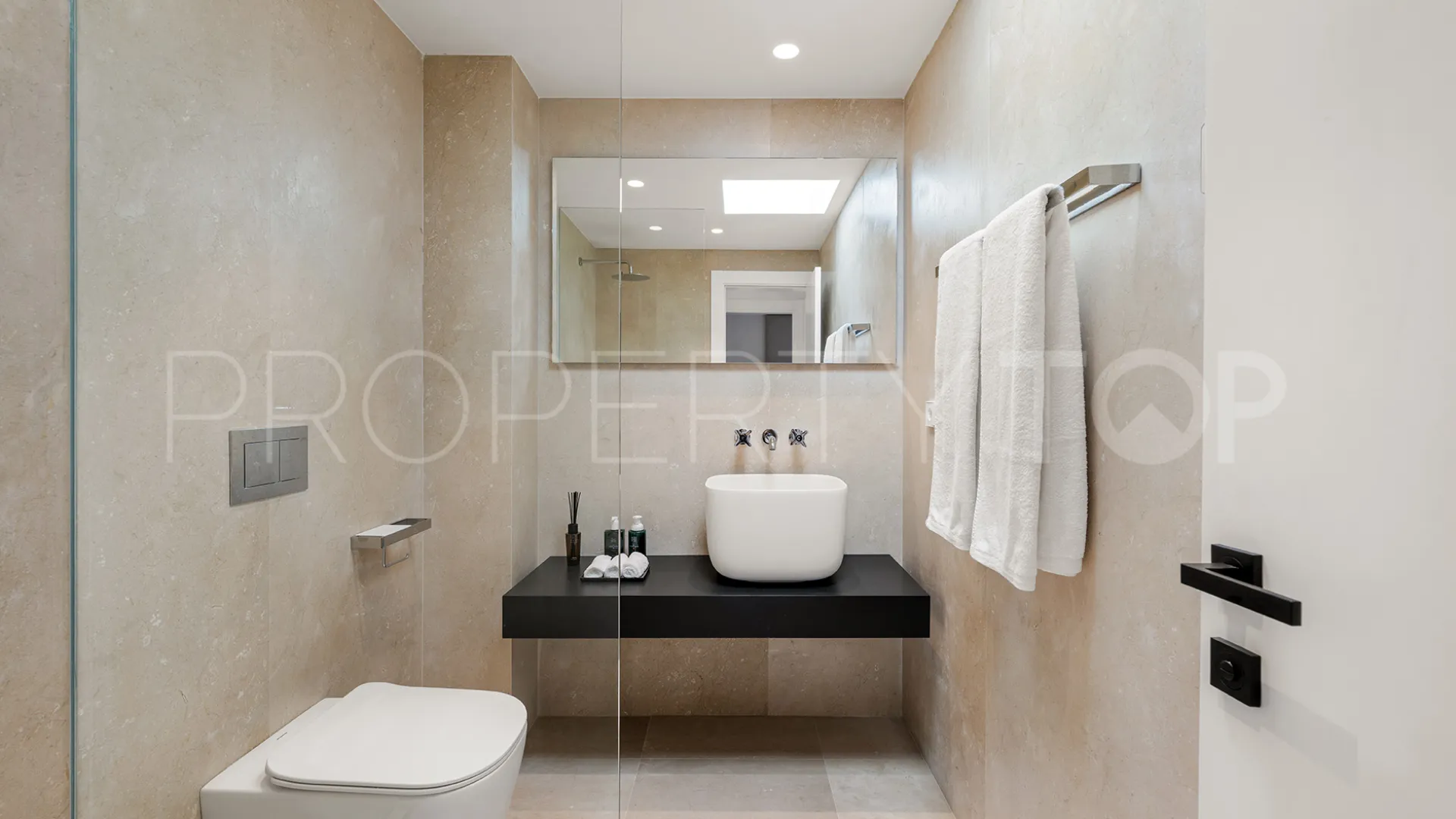 For sale villa with 4 bedrooms in Las Brisas