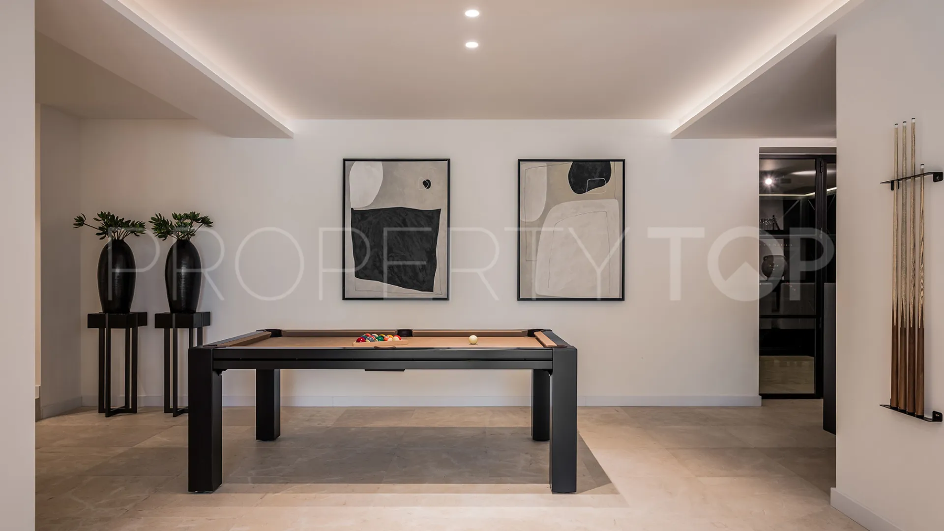 For sale villa with 4 bedrooms in Las Brisas