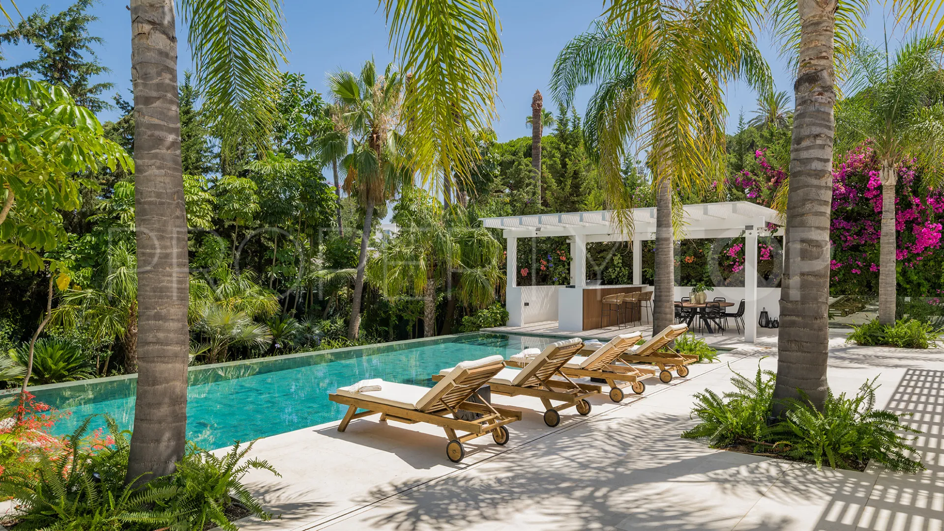 For sale villa with 4 bedrooms in Las Brisas