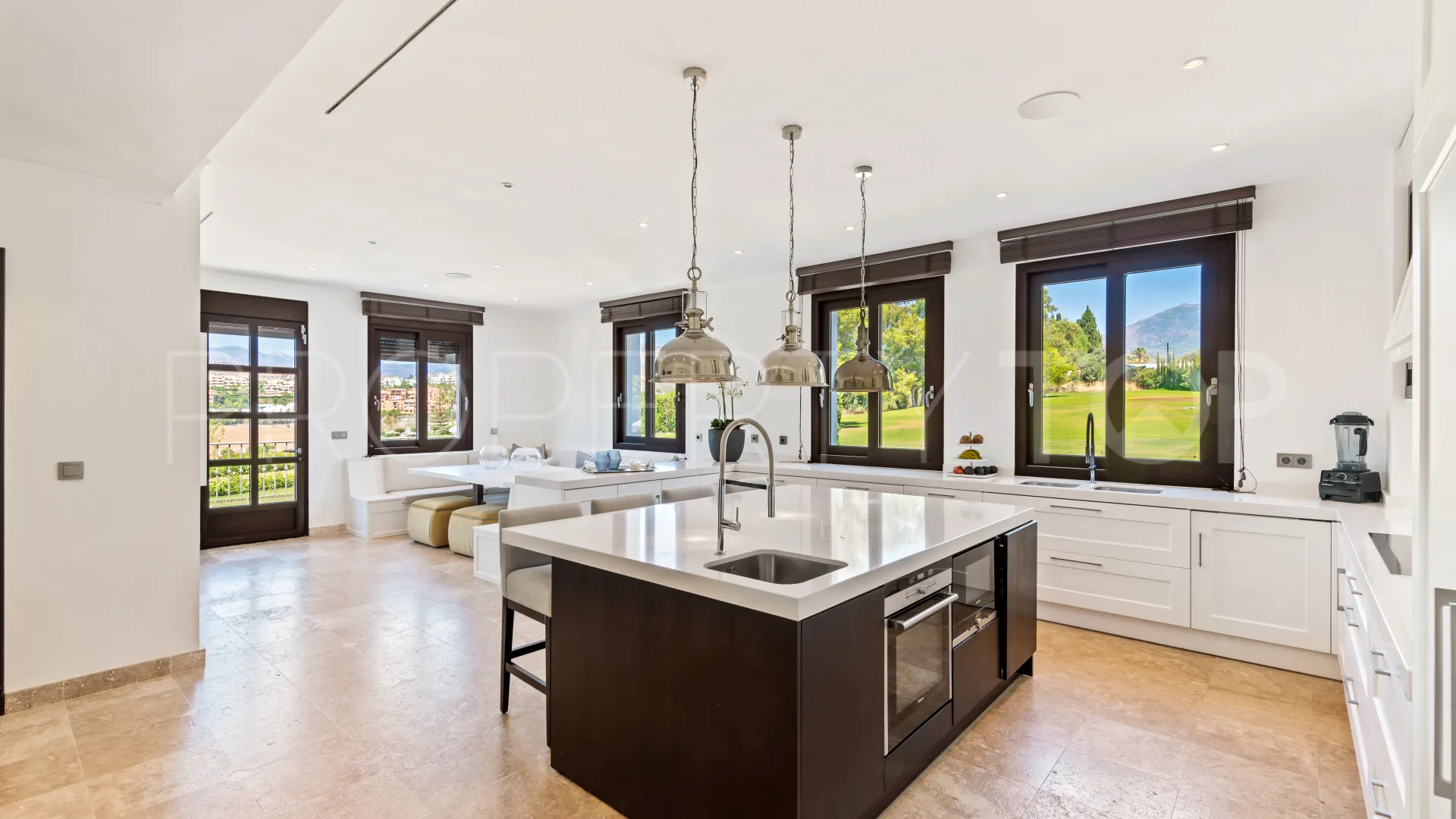 Comprar villa en Valle del Sol de 6 dormitorios