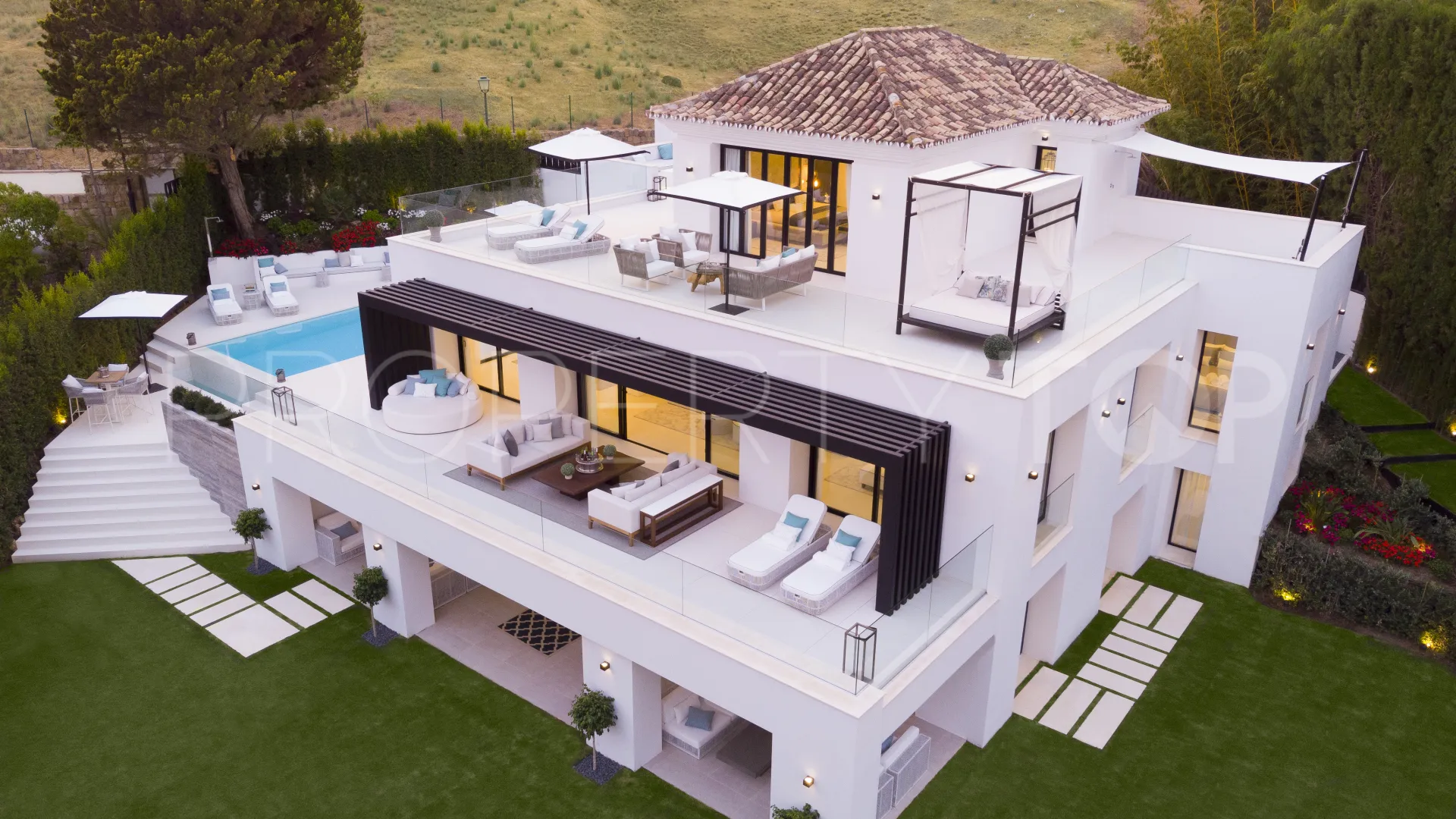 Villa de 5 dormitorios en venta en Haza del Conde