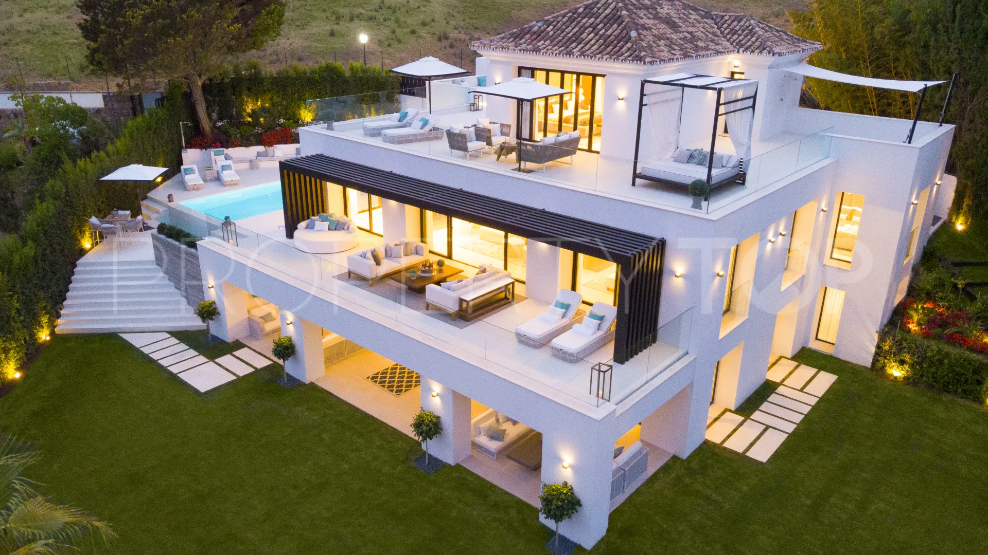 Villa de 5 dormitorios en venta en Haza del Conde