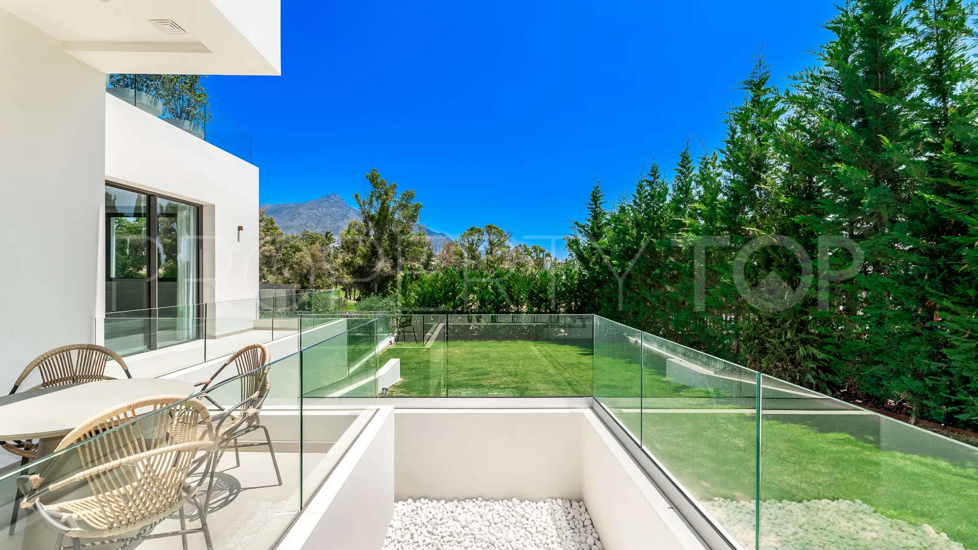 Villa en venta con 4 dormitorios en La Cerquilla