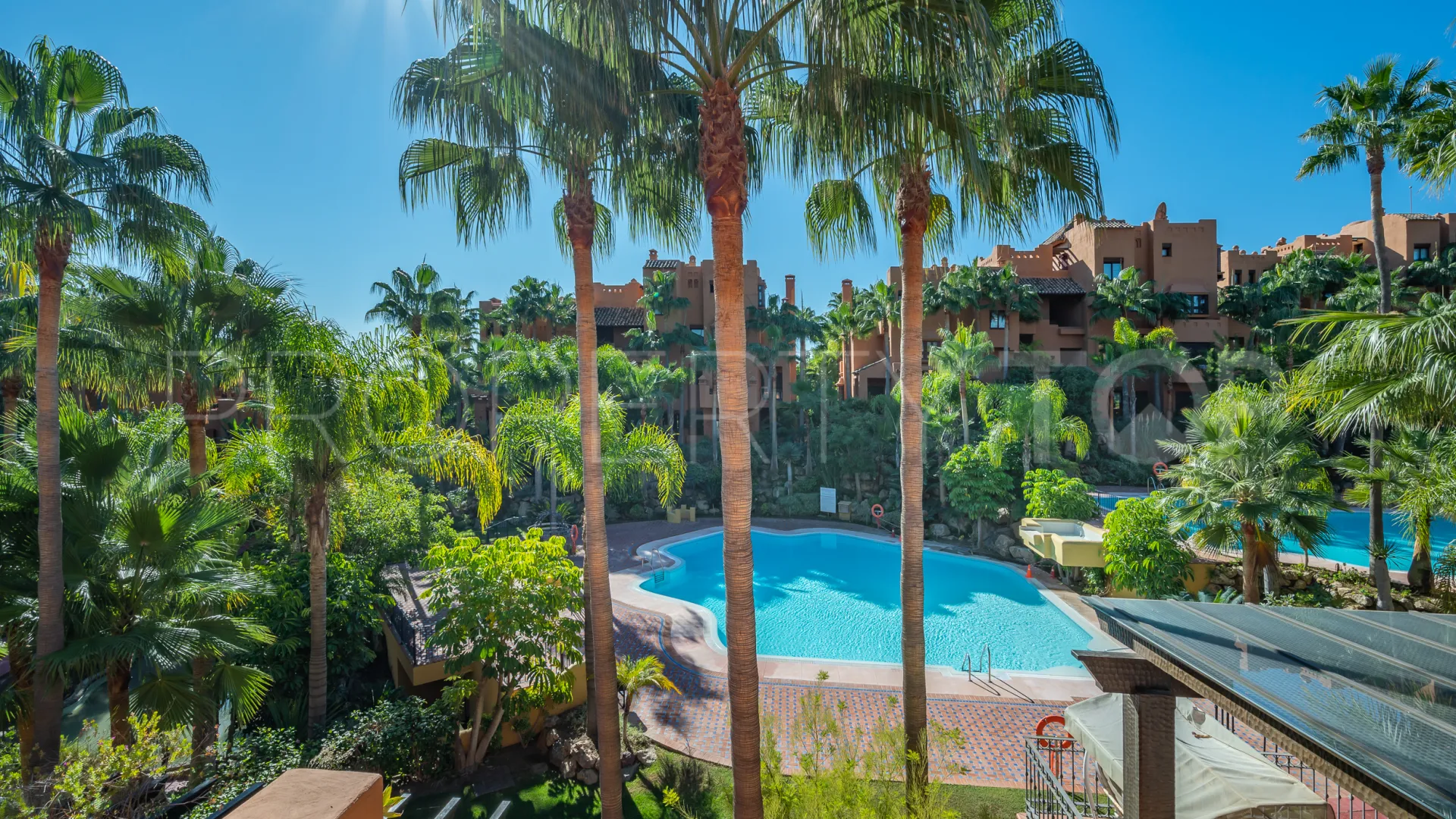 Atico duplex en venta en La Alzambra Hill Club de 3 dormitorios