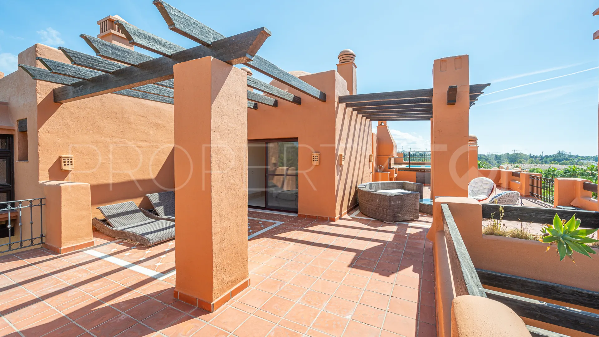 Atico duplex en venta en La Alzambra Hill Club de 3 dormitorios