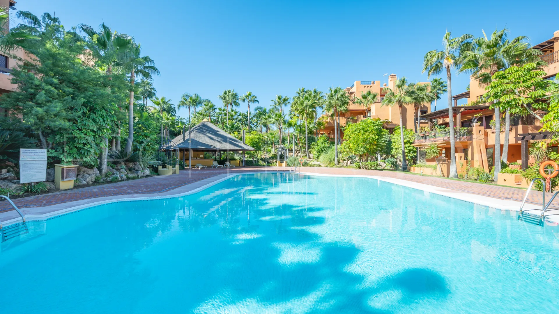 Atico duplex en venta en La Alzambra Hill Club de 3 dormitorios