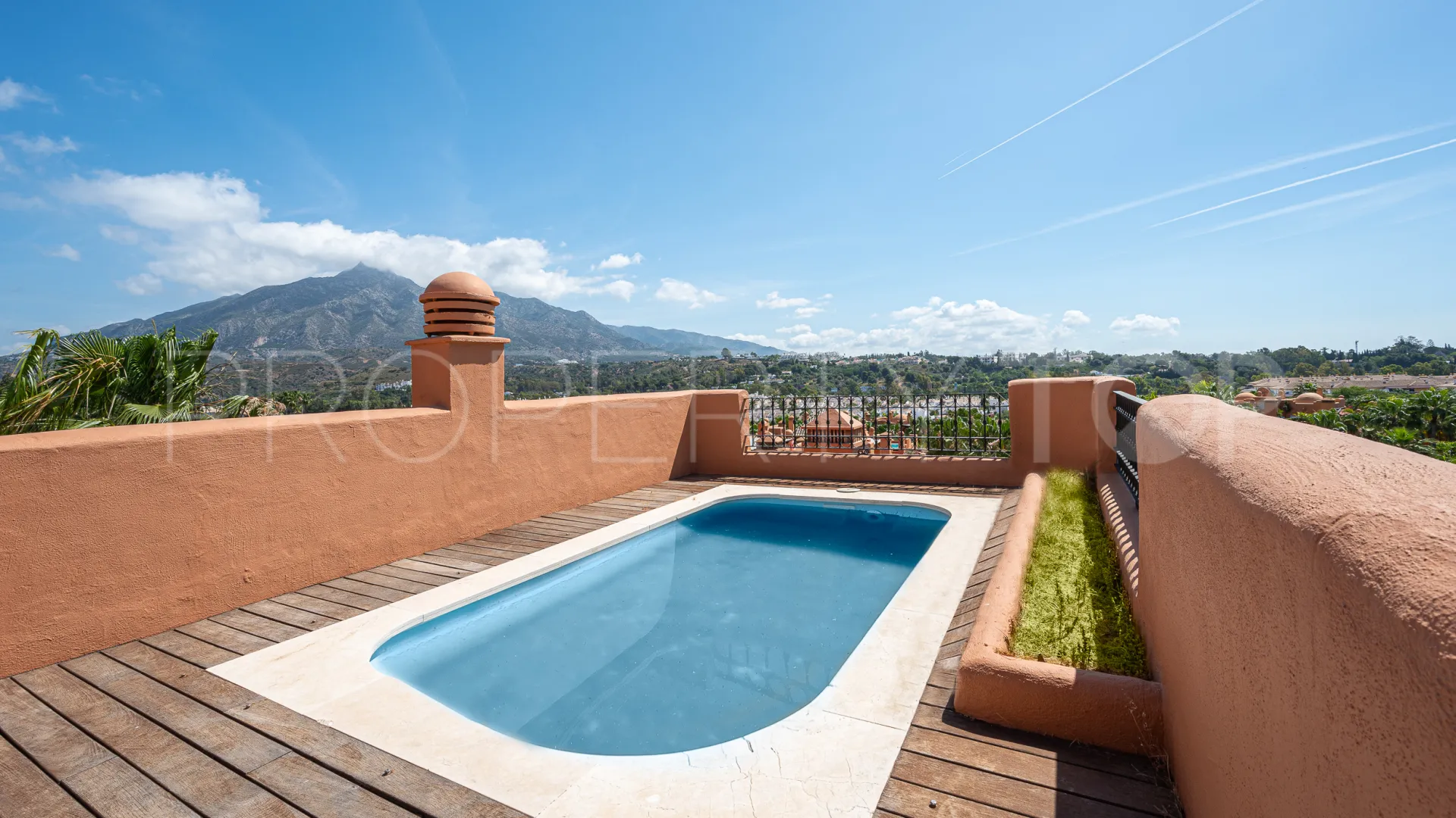 Atico duplex en venta en La Alzambra Hill Club de 3 dormitorios