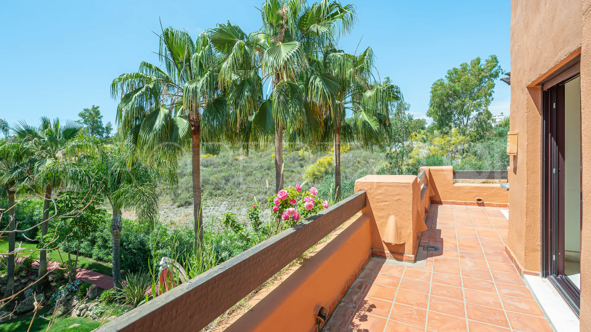 Atico duplex en venta en La Alzambra Hill Club de 3 dormitorios