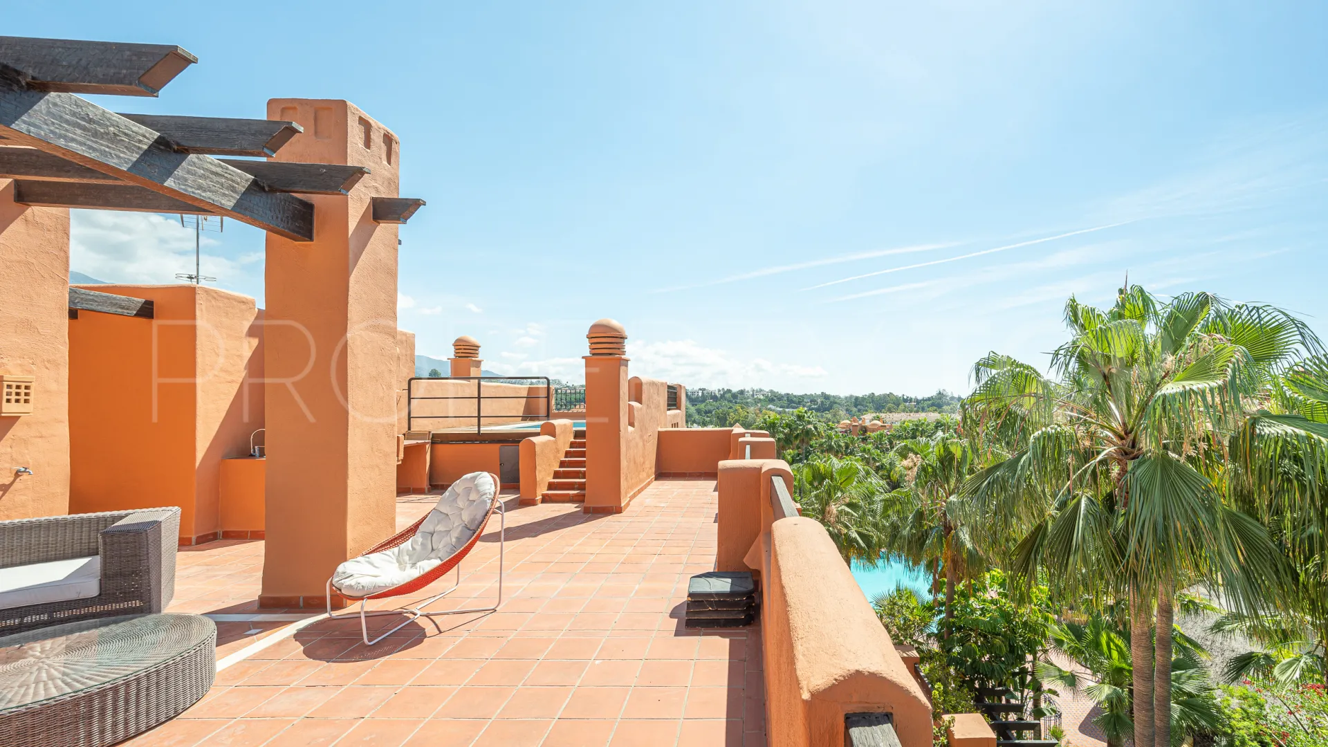 Atico duplex en venta en La Alzambra Hill Club de 3 dormitorios