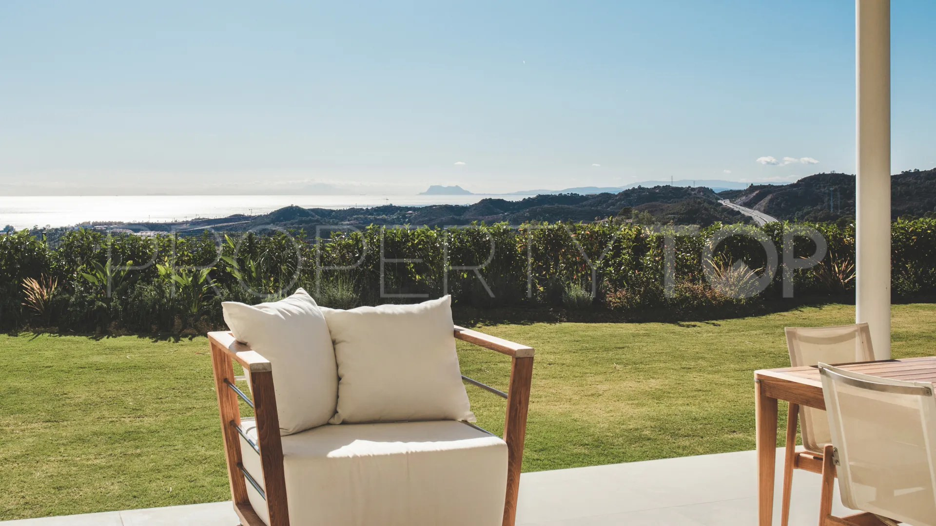 Se vende apartamento planta baja en Benahavis