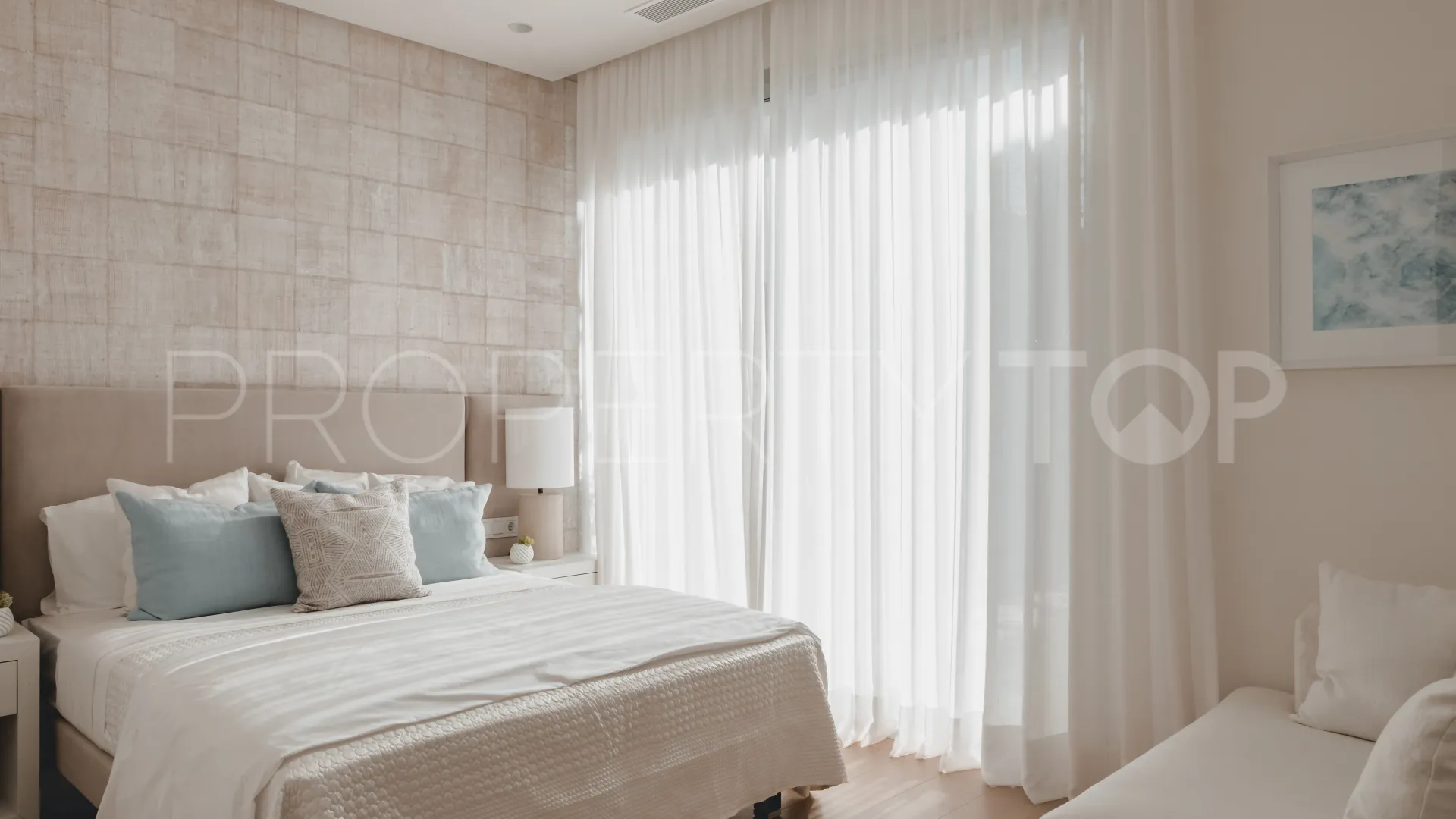 Se vende apartamento planta baja en Benahavis