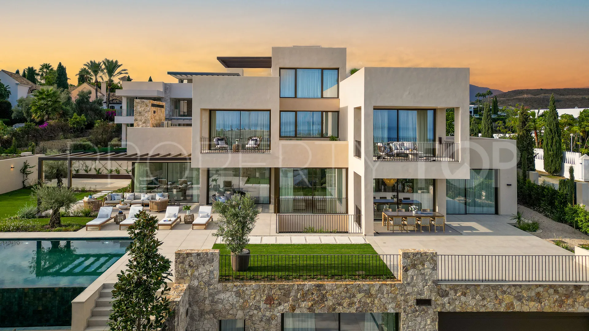 Villa en venta de 5 dormitorios en Los Flamingos