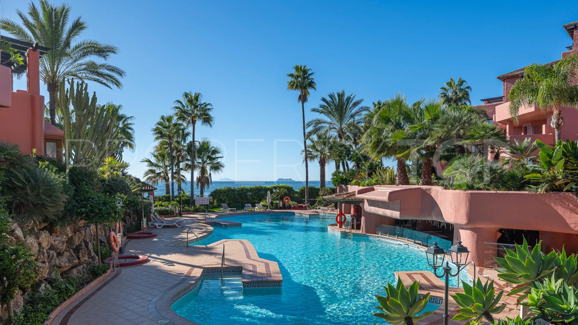 3 bedrooms ground floor apartment in Almenara Beach for sale