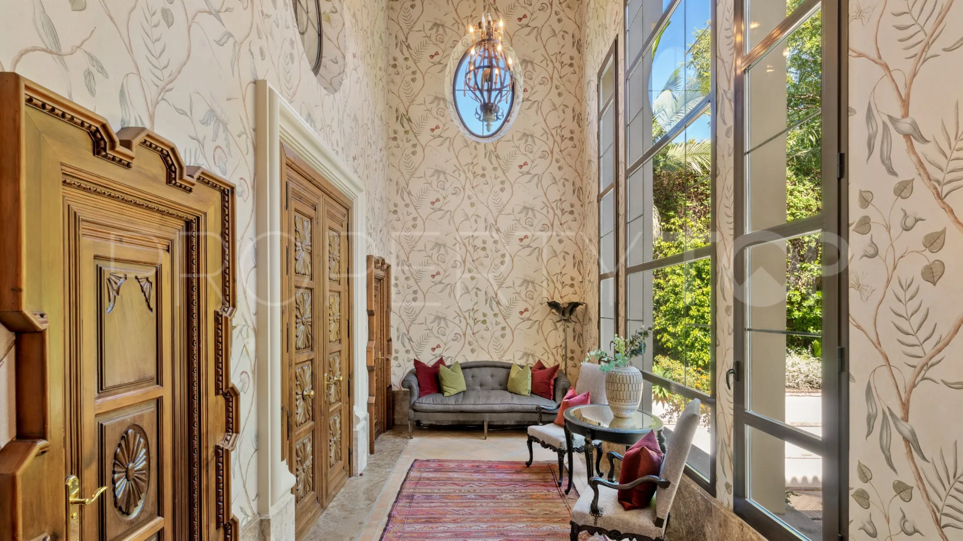 Villa en venta con 8 dormitorios en Guadalmina Baja