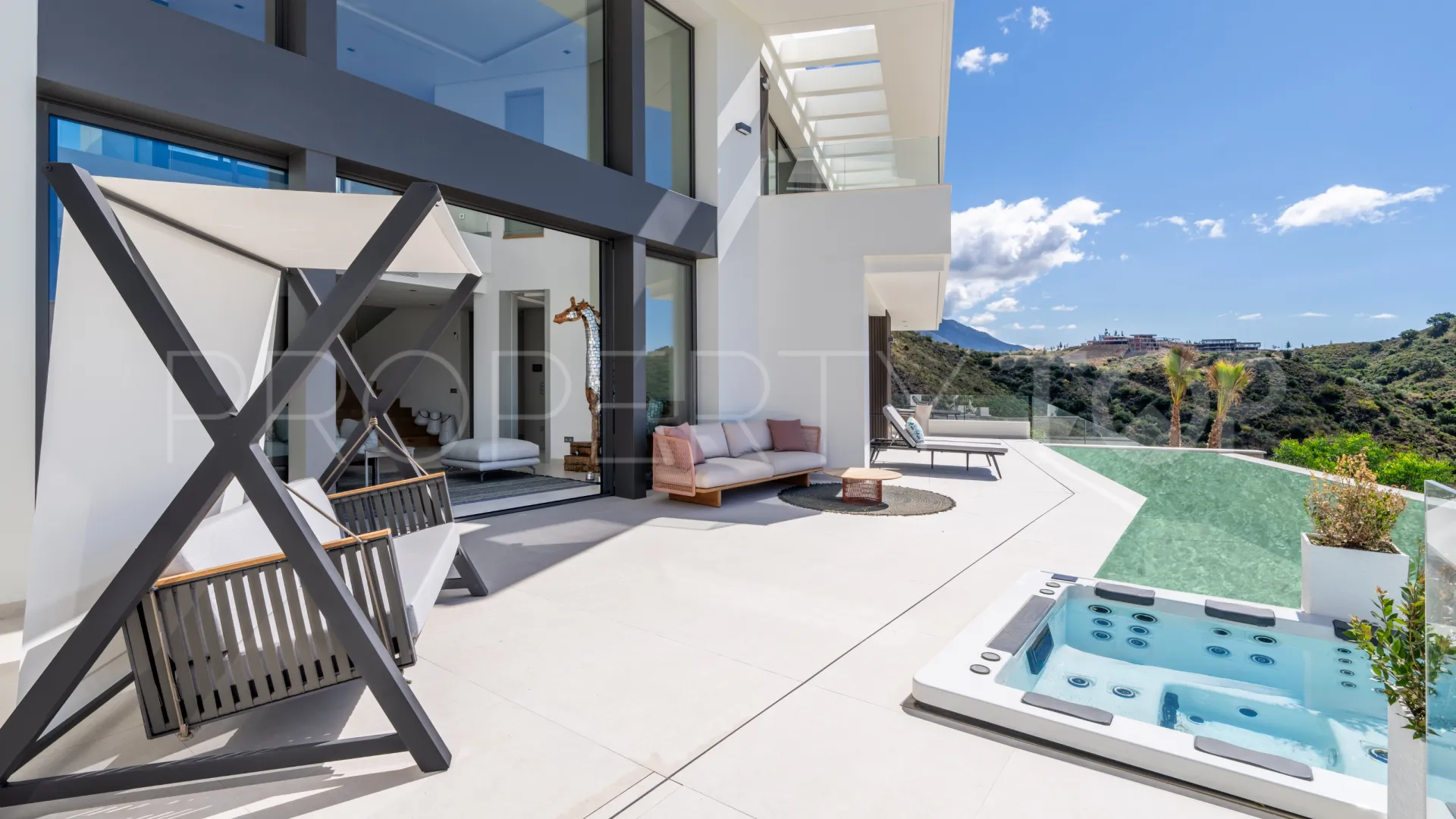 Villa en venta con 6 dormitorios en Lomas de La Quinta