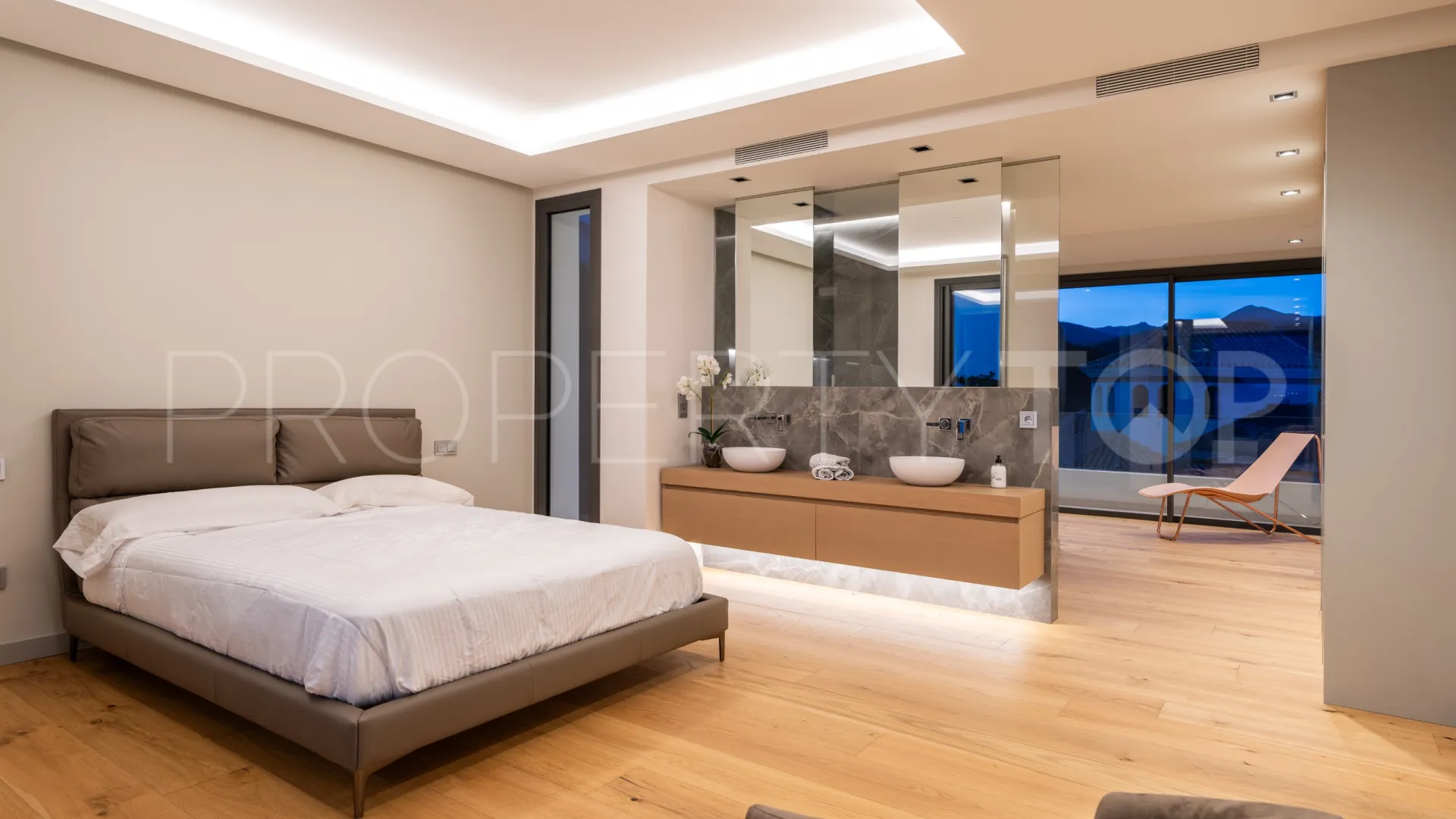Villa en venta con 6 dormitorios en Lomas de La Quinta