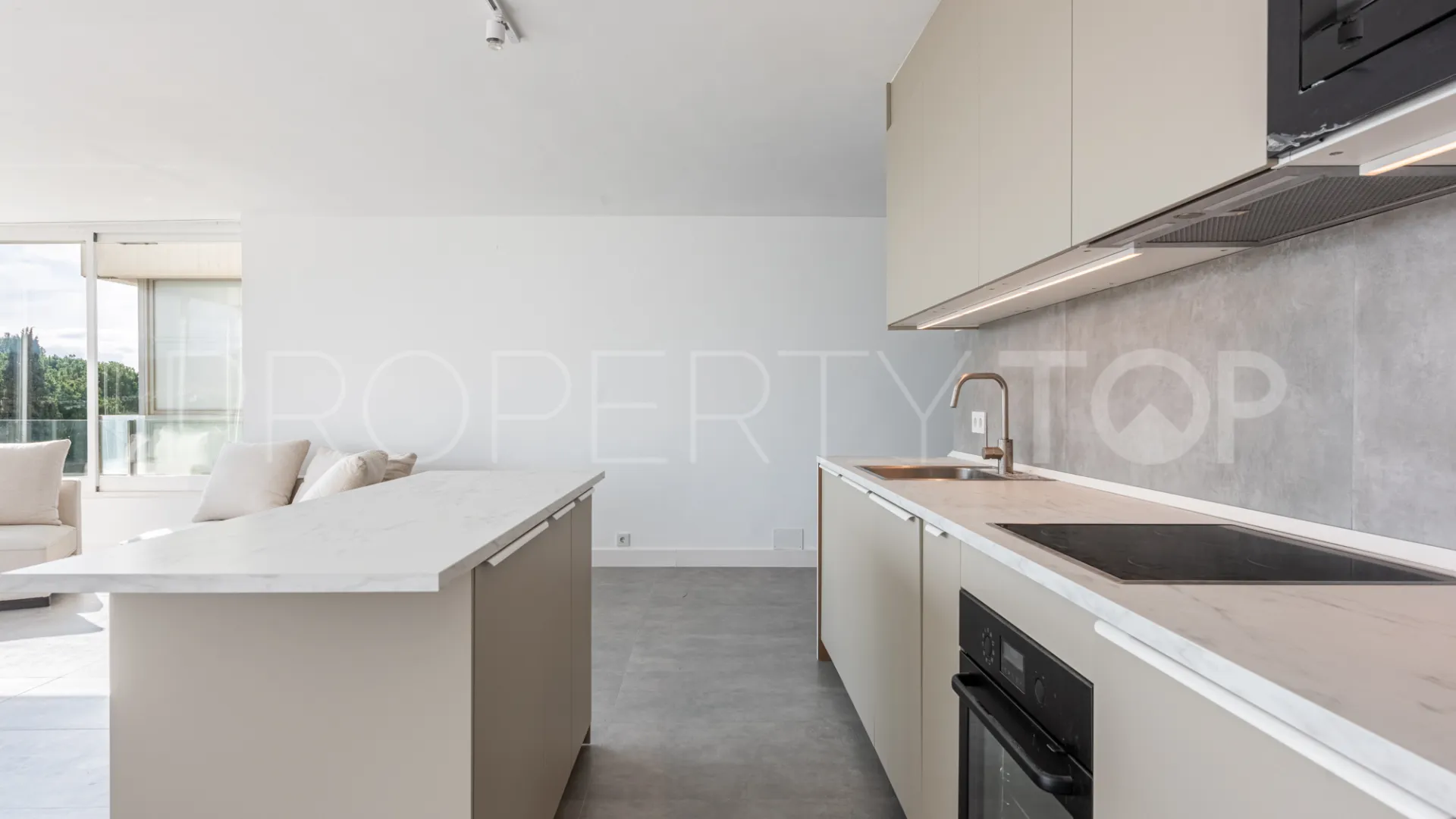 For sale Rio Real 2 bedrooms apartment