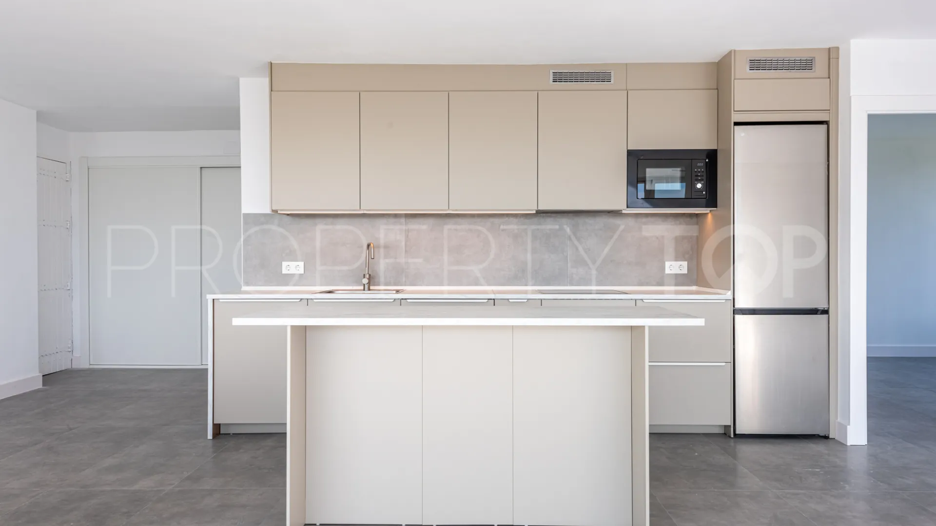 For sale Rio Real 2 bedrooms apartment