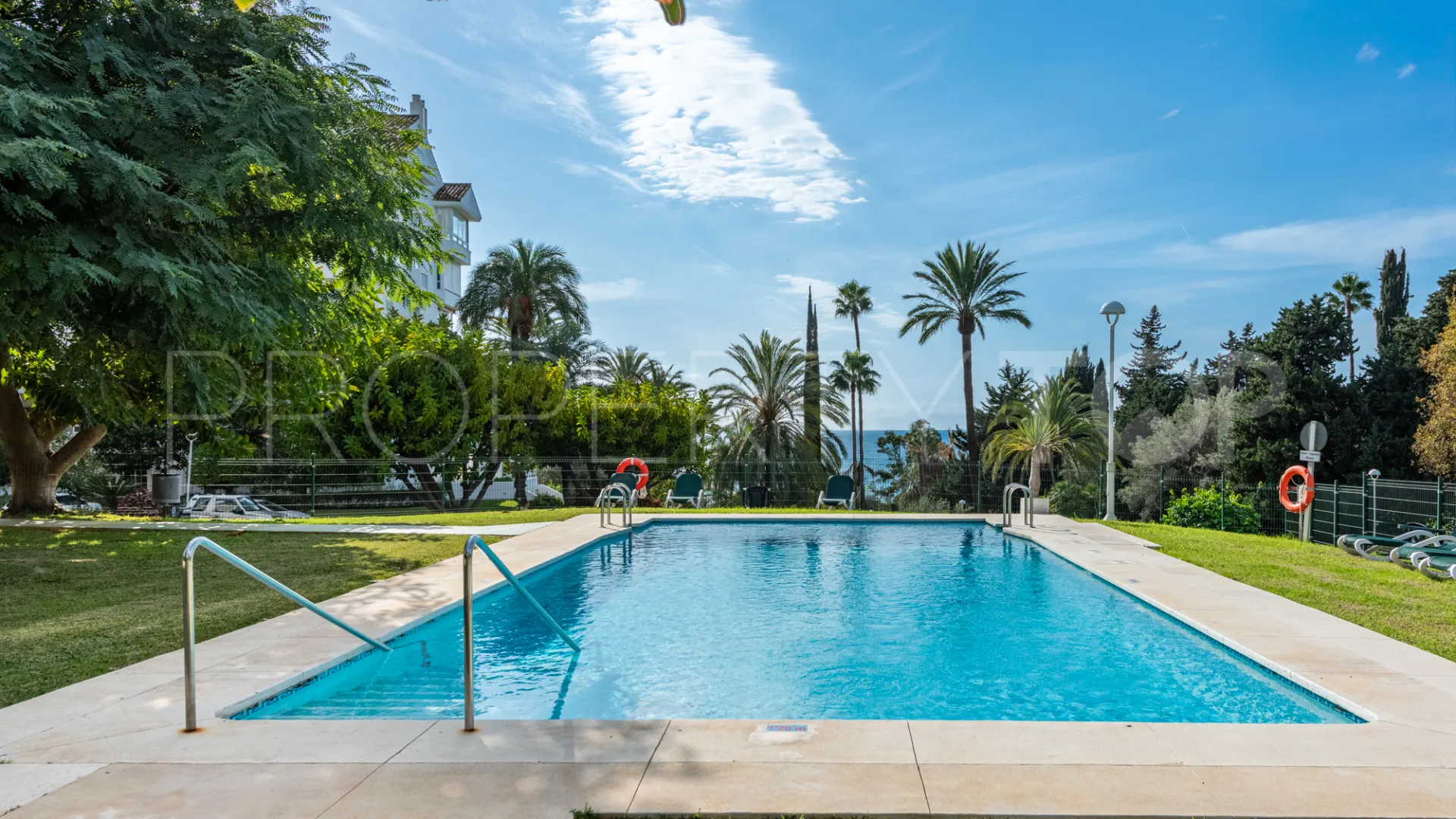 For sale Rio Real 2 bedrooms apartment