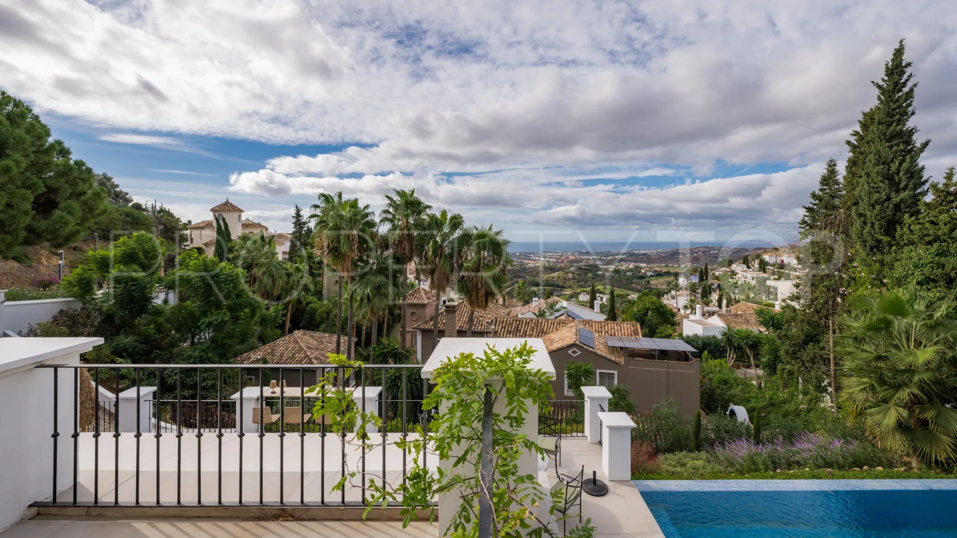 Comprar villa en El Madroñal con 4 dormitorios