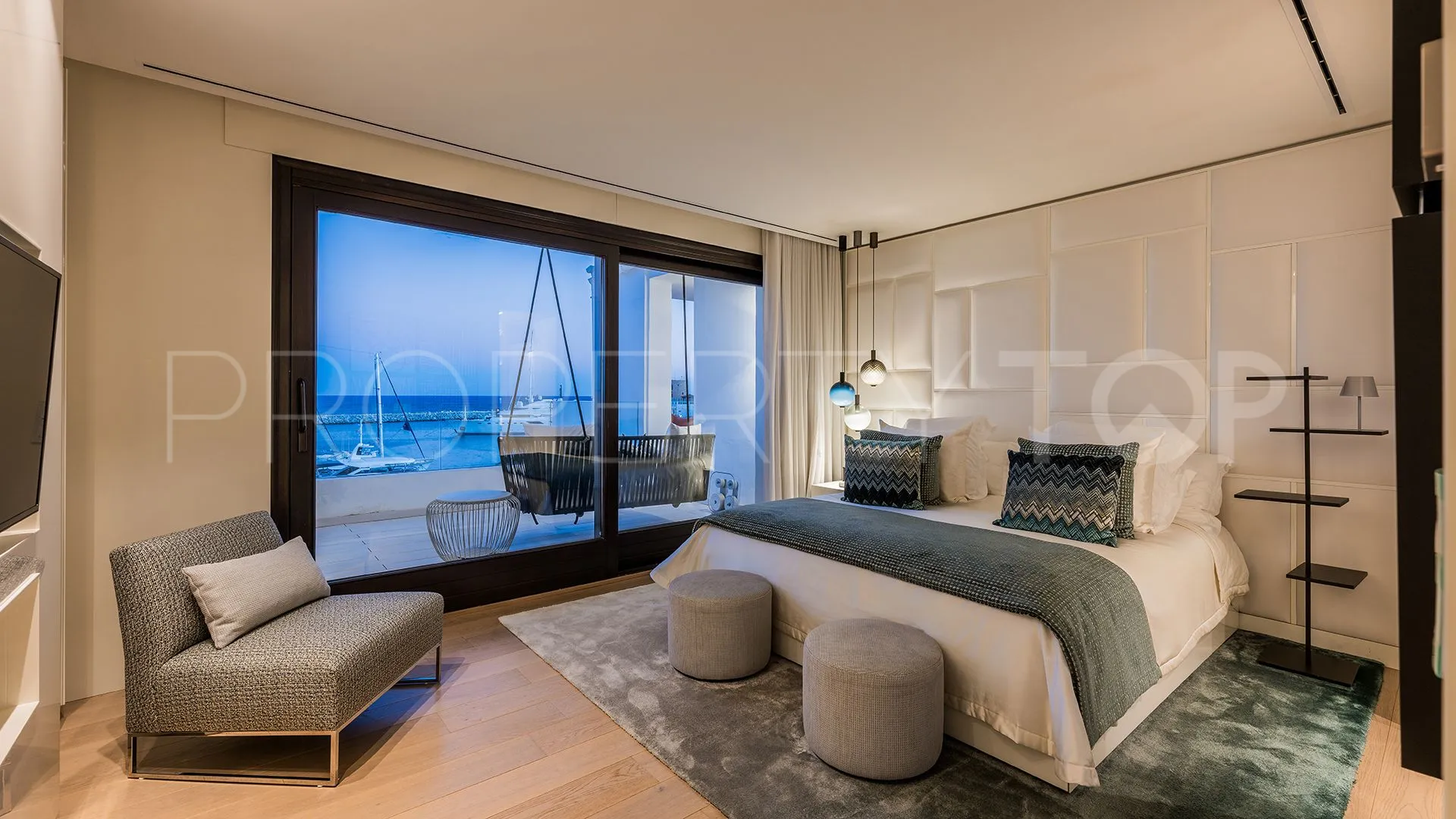 Se vende apartamento con 3 dormitorios en Marbella - Puerto Banus