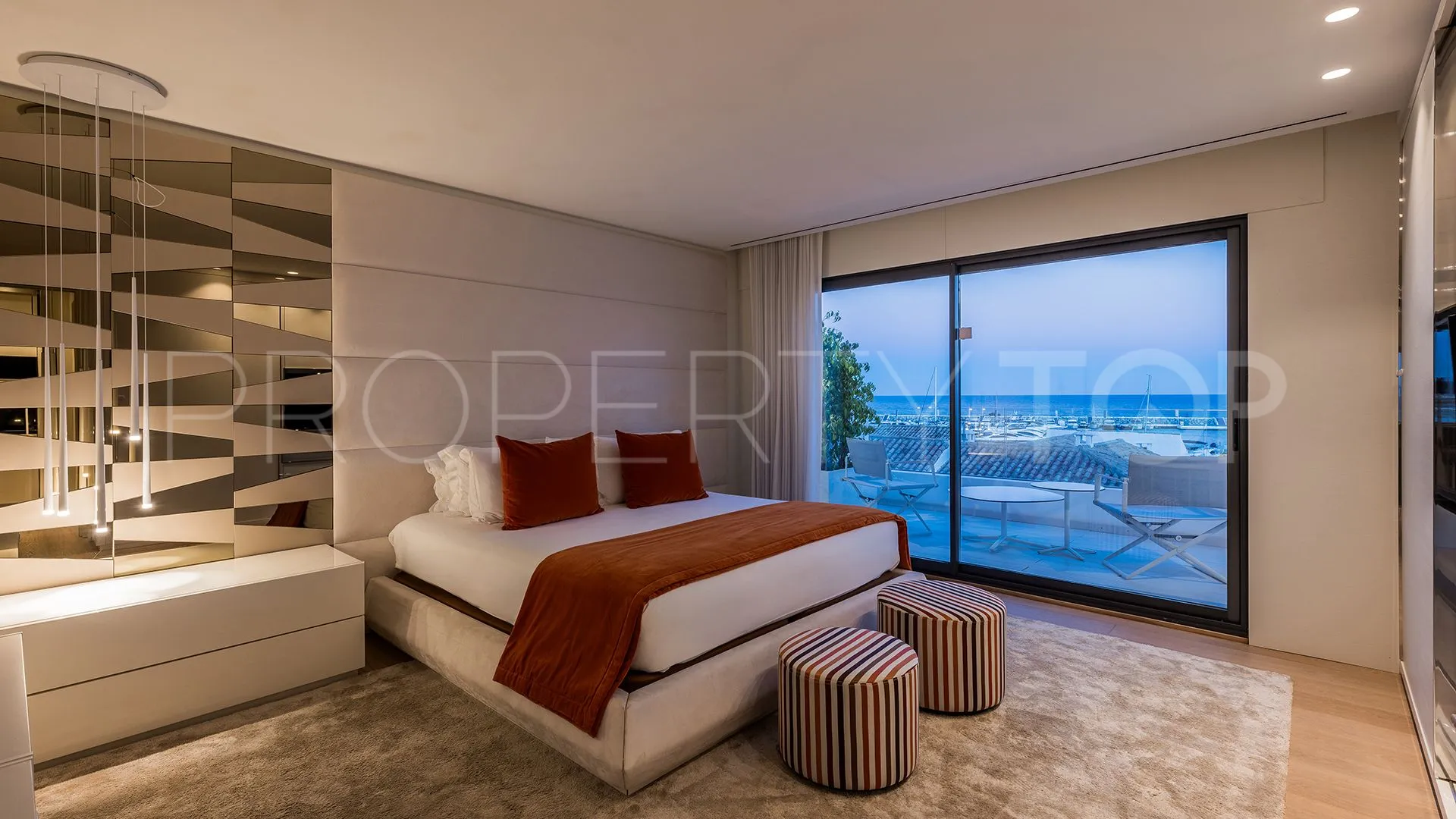 Se vende apartamento con 3 dormitorios en Marbella - Puerto Banus