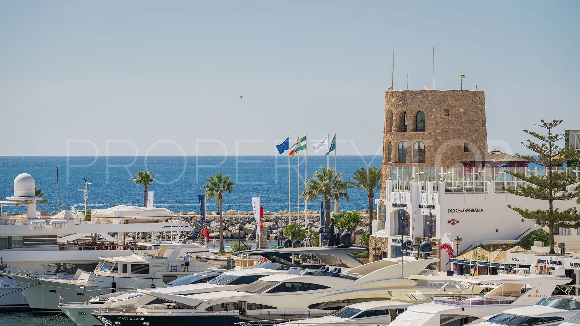Se vende apartamento con 3 dormitorios en Marbella - Puerto Banus