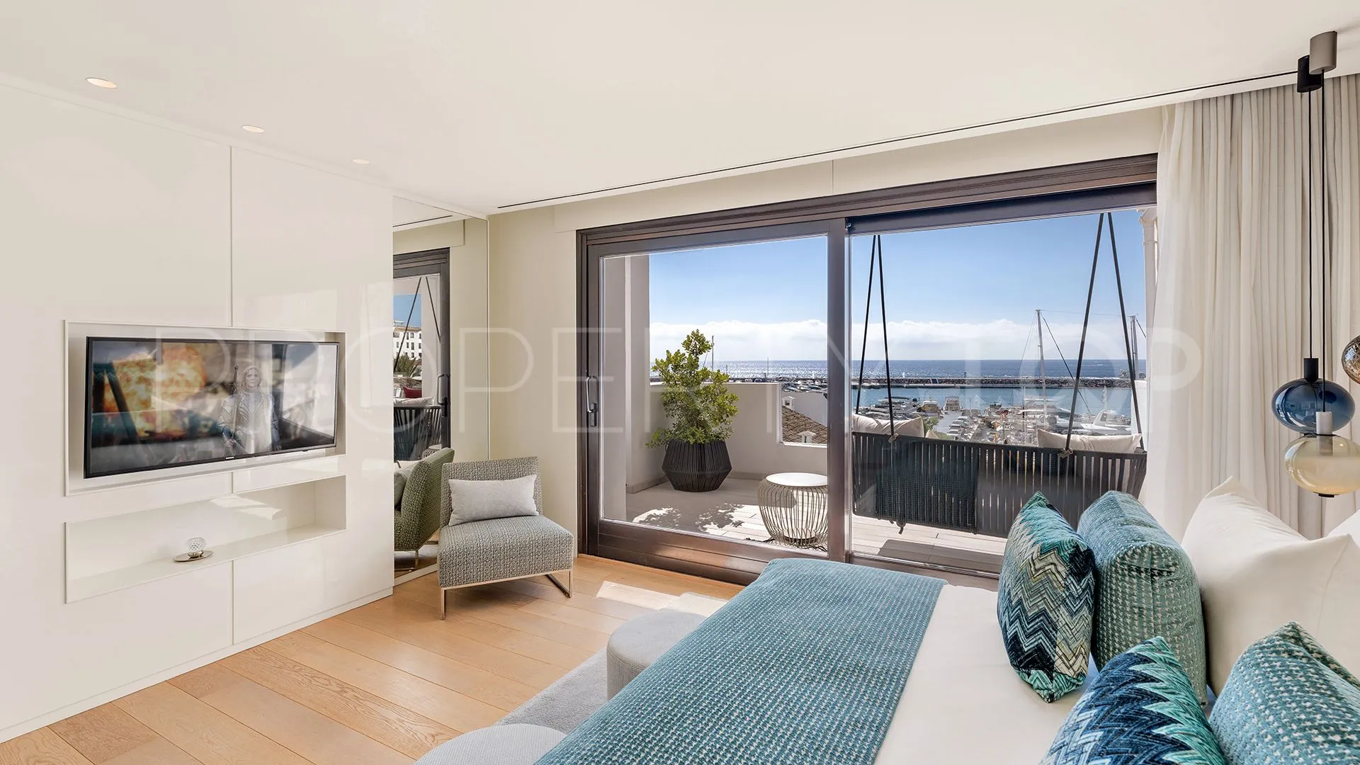 Se vende apartamento con 3 dormitorios en Marbella - Puerto Banus