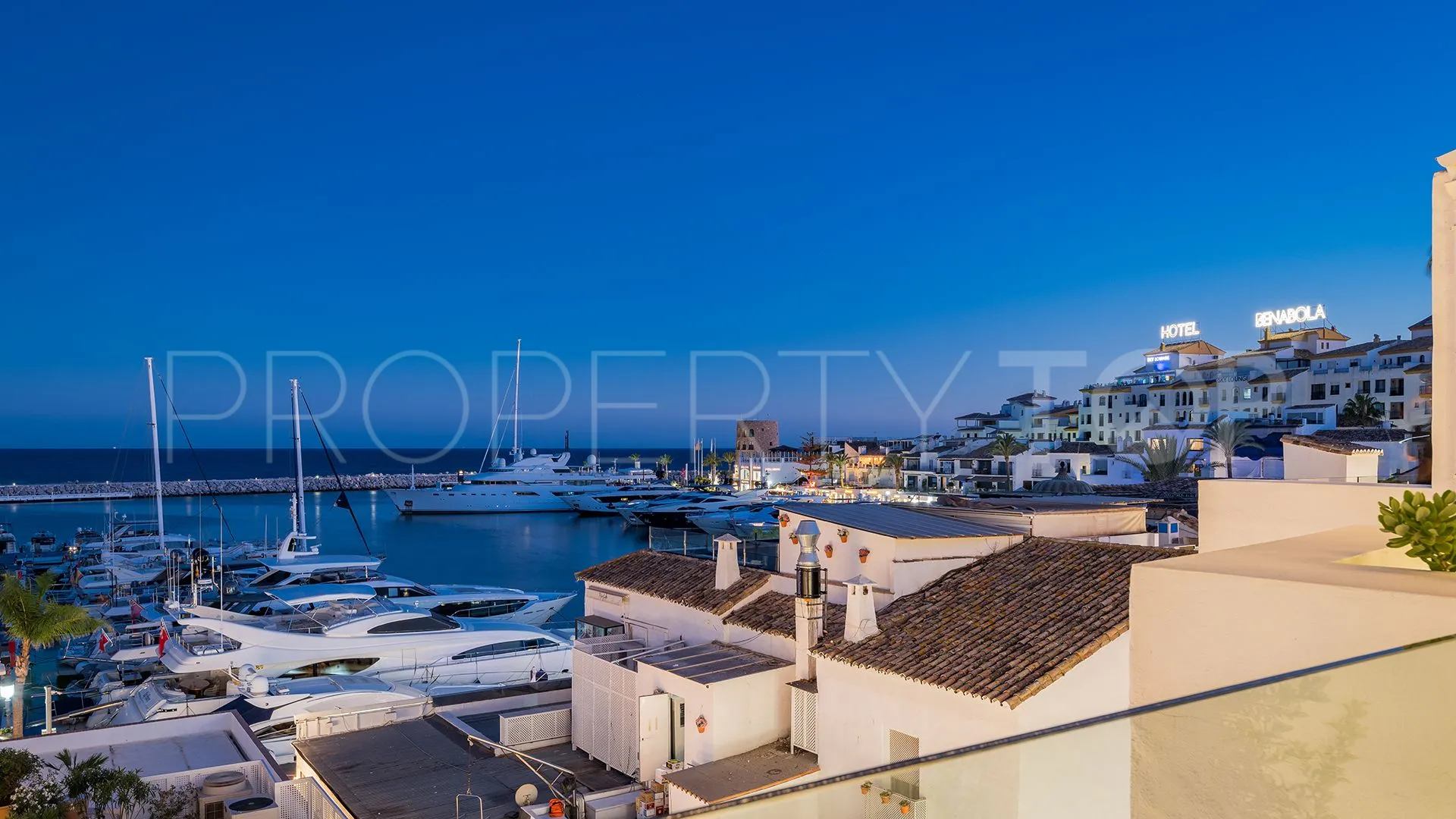 Se vende apartamento con 3 dormitorios en Marbella - Puerto Banus