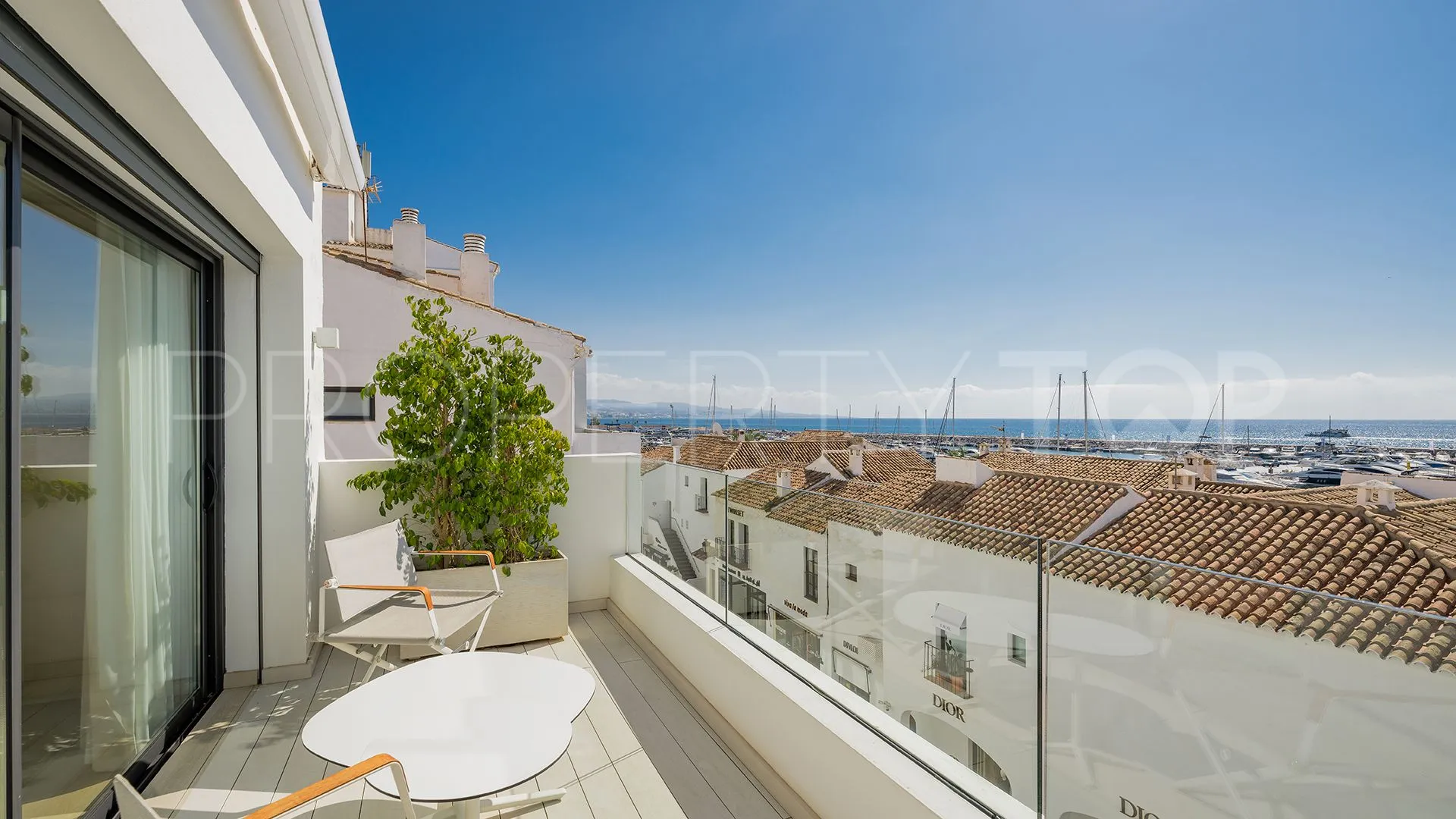 Se vende apartamento con 3 dormitorios en Marbella - Puerto Banus