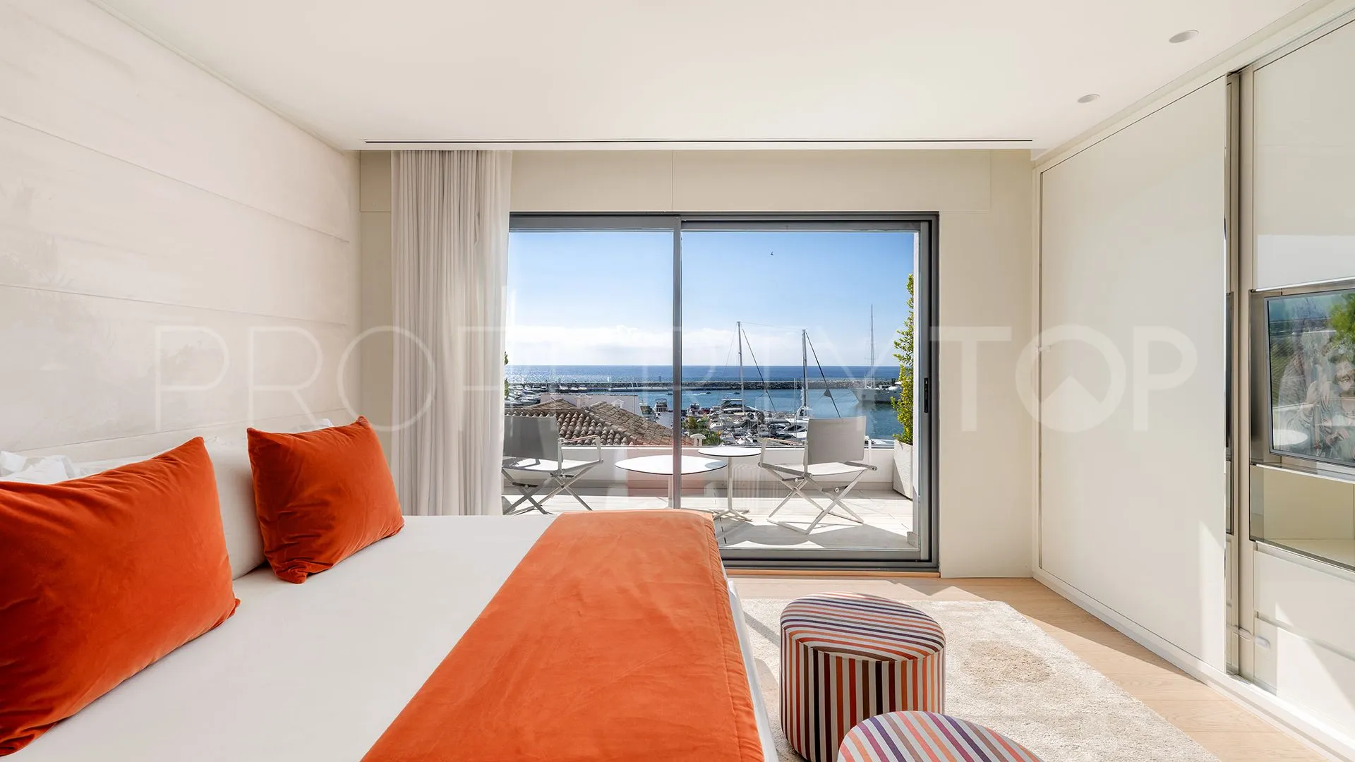 Se vende apartamento con 3 dormitorios en Marbella - Puerto Banus