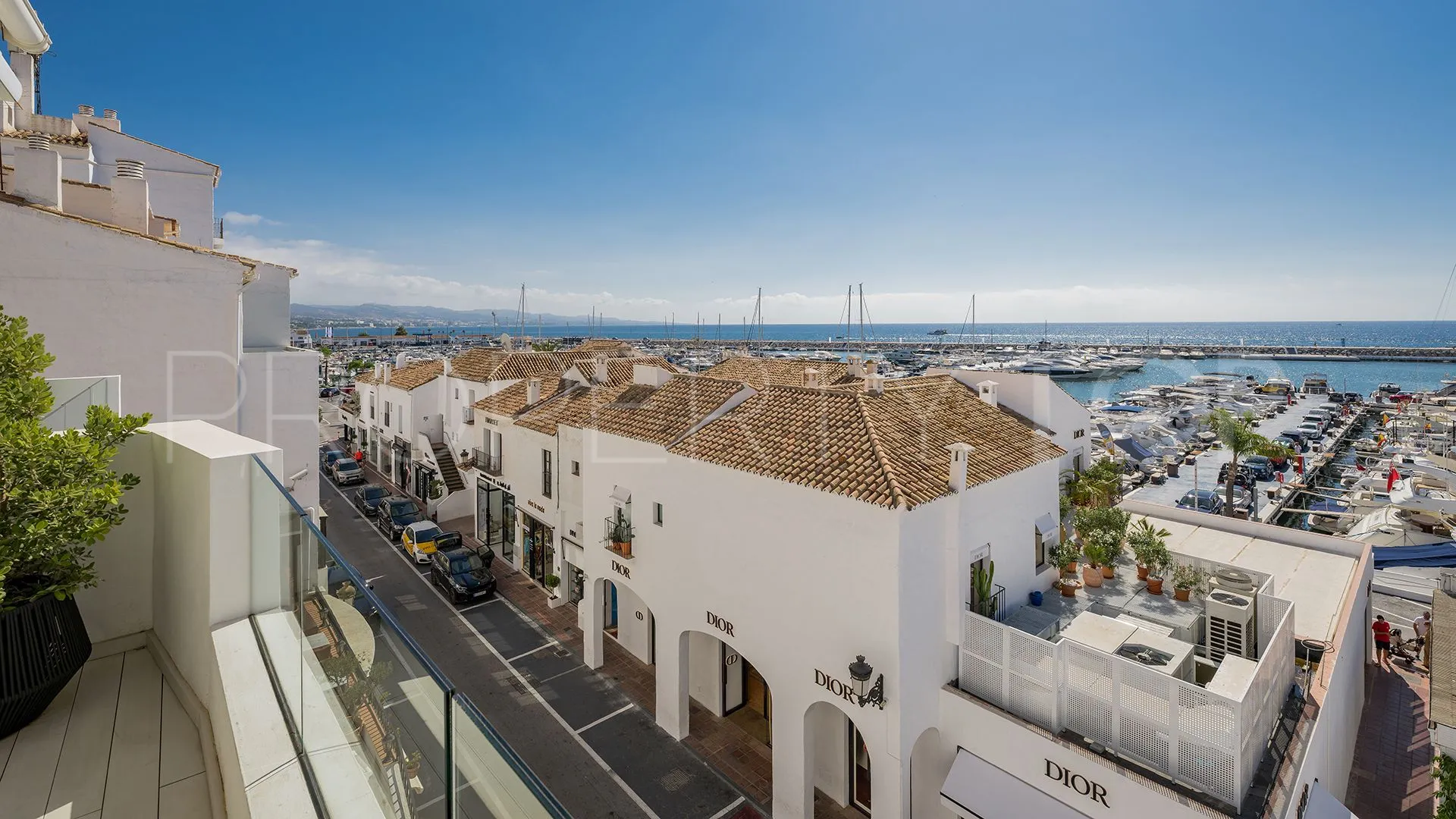 Se vende apartamento con 3 dormitorios en Marbella - Puerto Banus