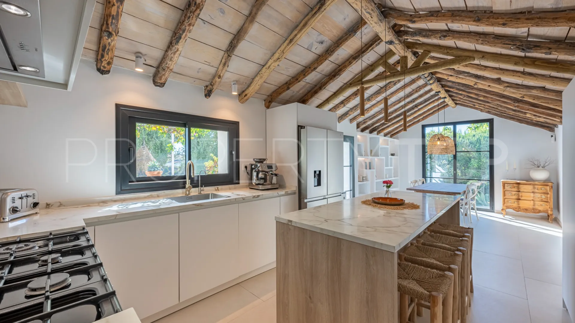 For sale villa in Guadalmina Alta with 4 bedrooms